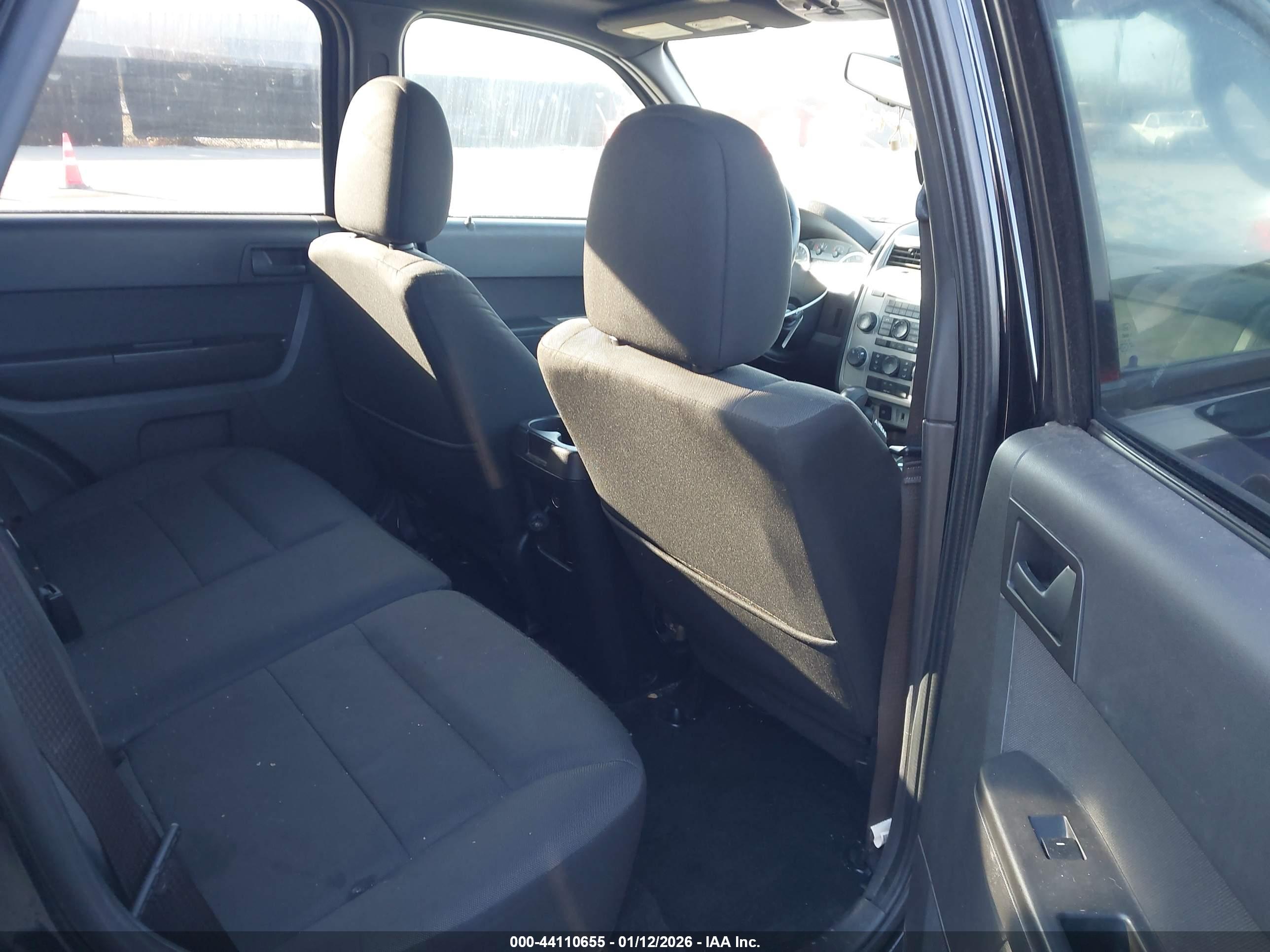 FORD ESCAPE image 8