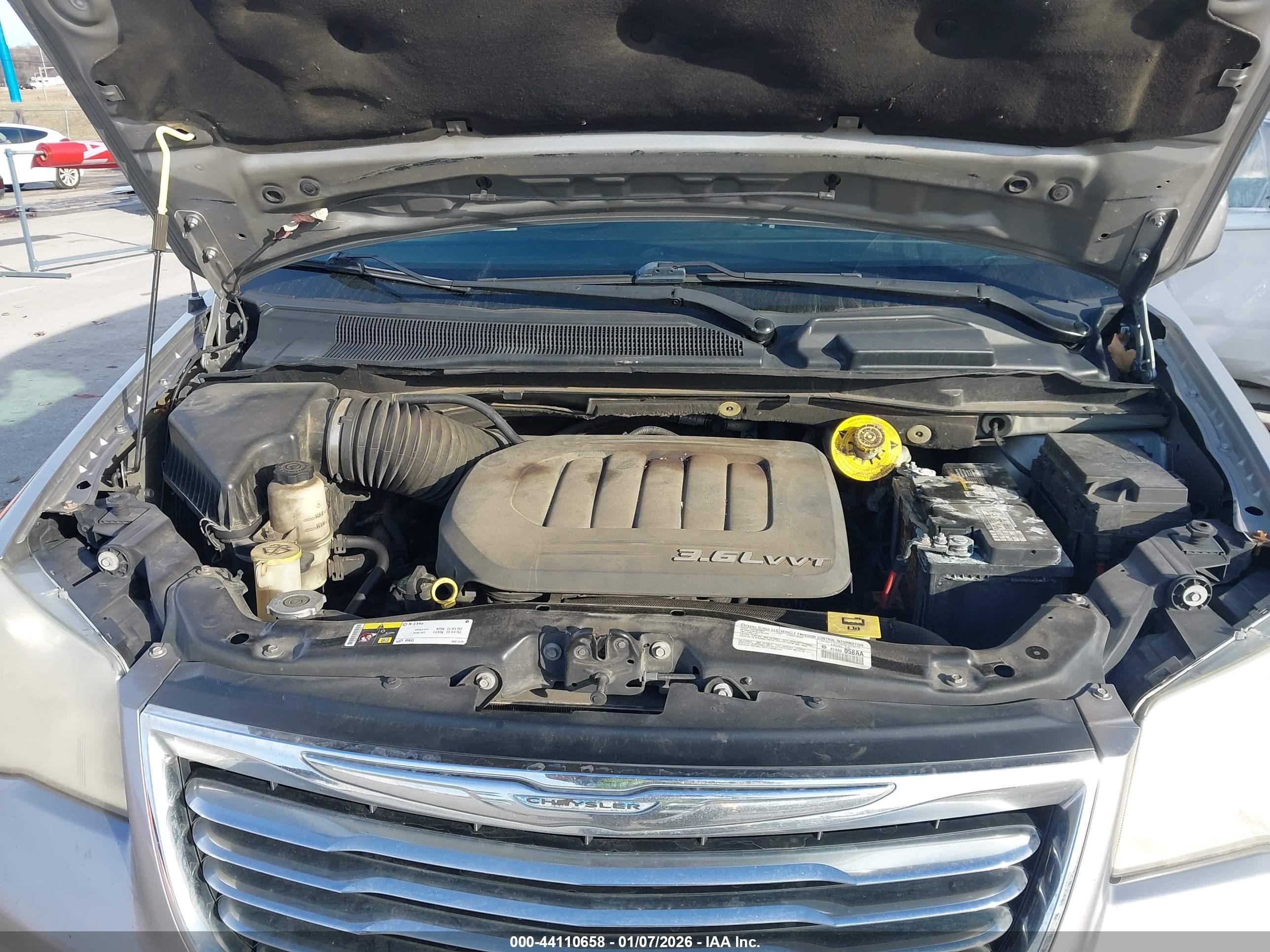 CHRYSLER TOWN image 10