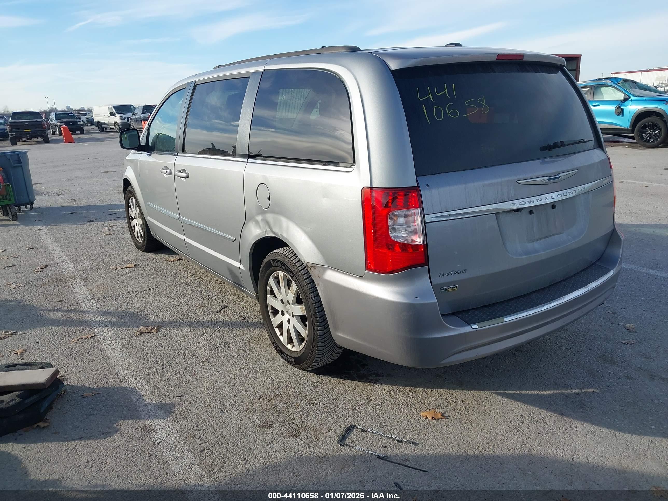 CHRYSLER TOWN image 3