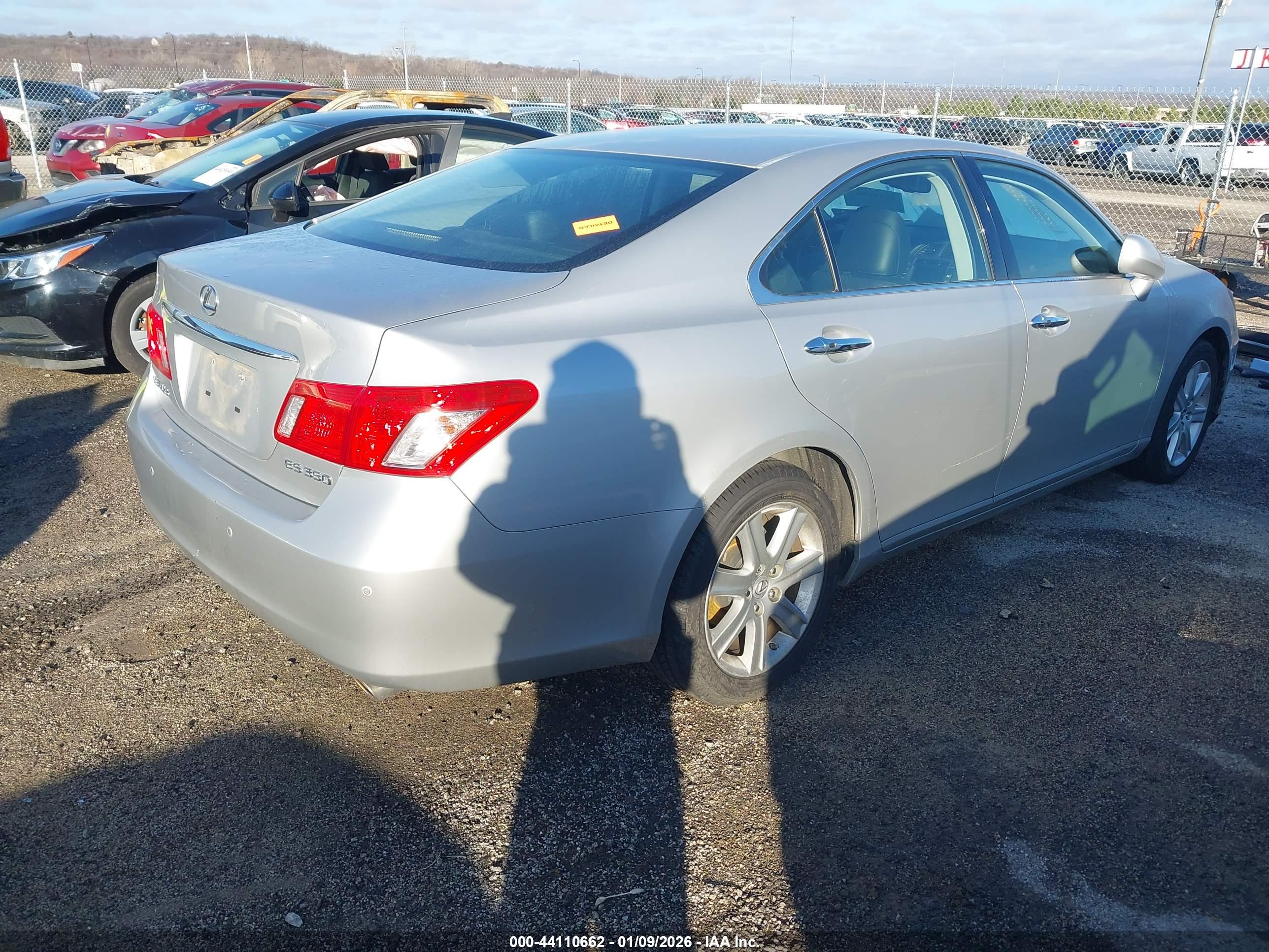 LEXUS ES image 4