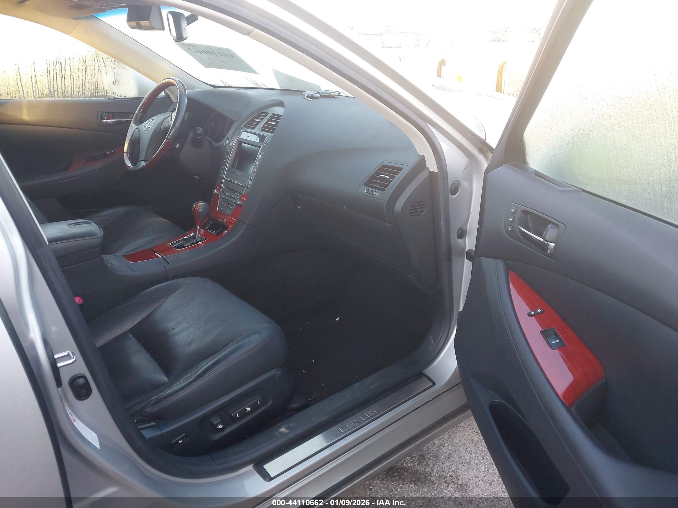 LEXUS ES image 5