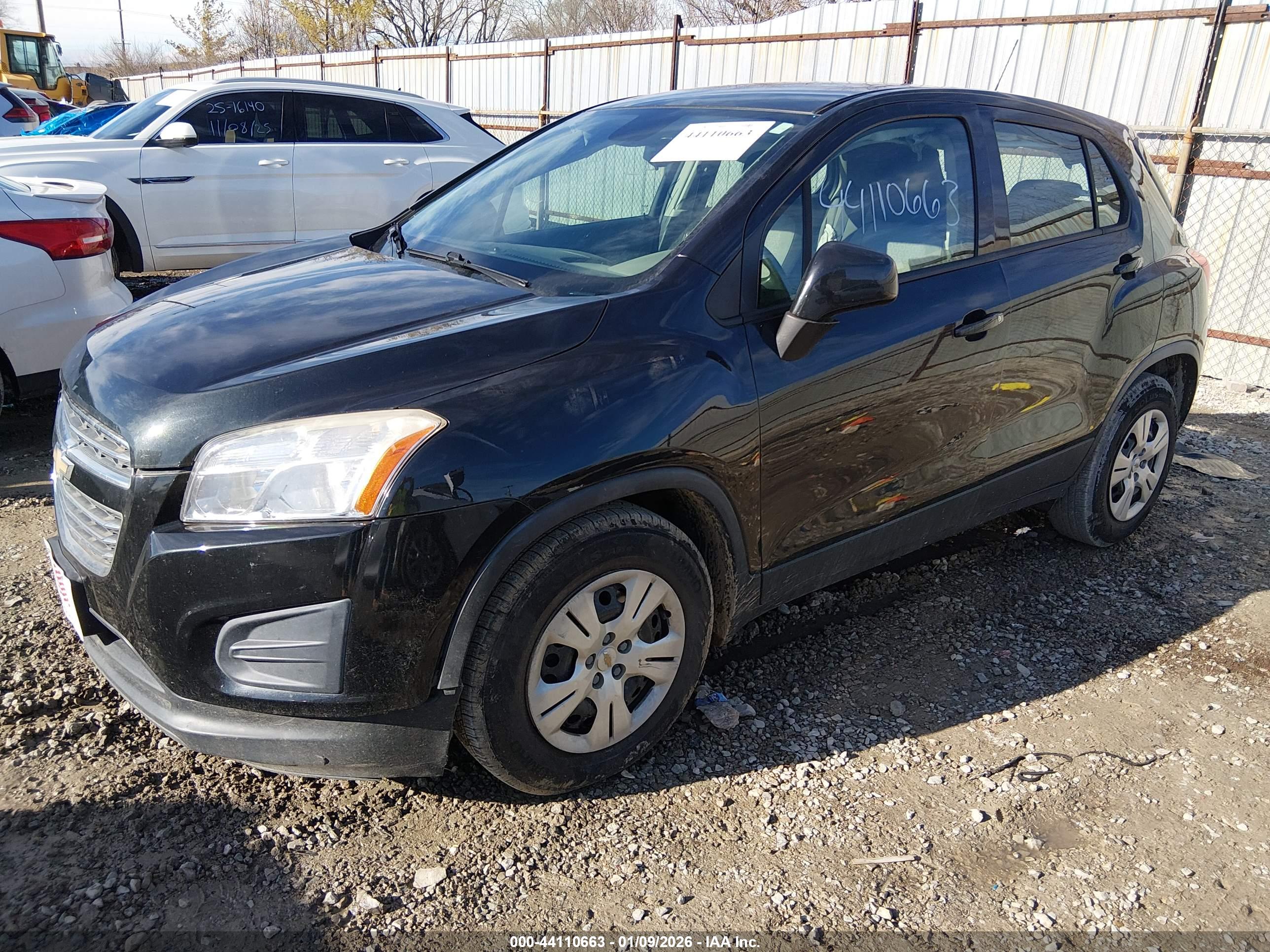 CHEVROLET TRAX image 2