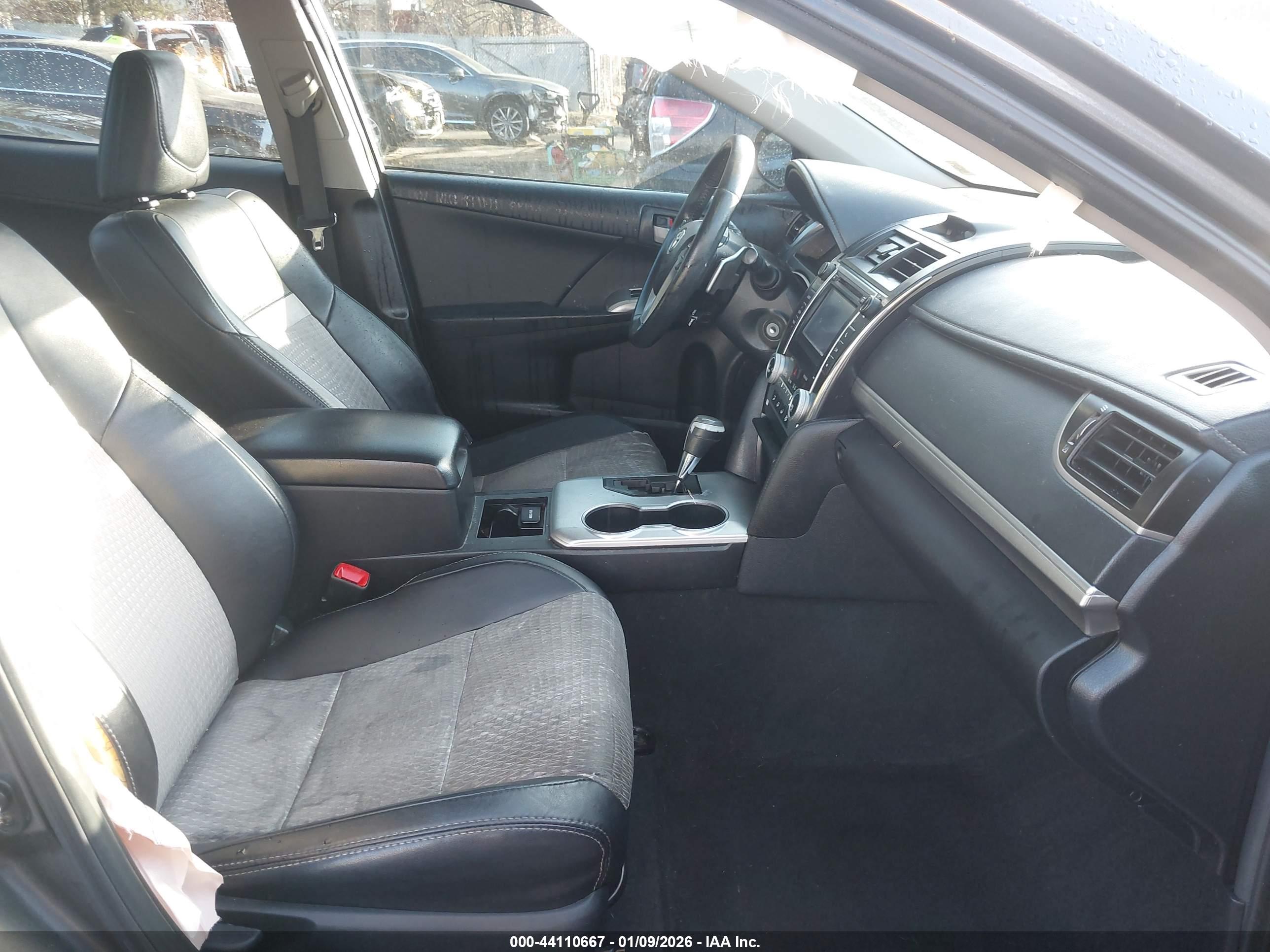 TOYOTA CAMRY image 5
