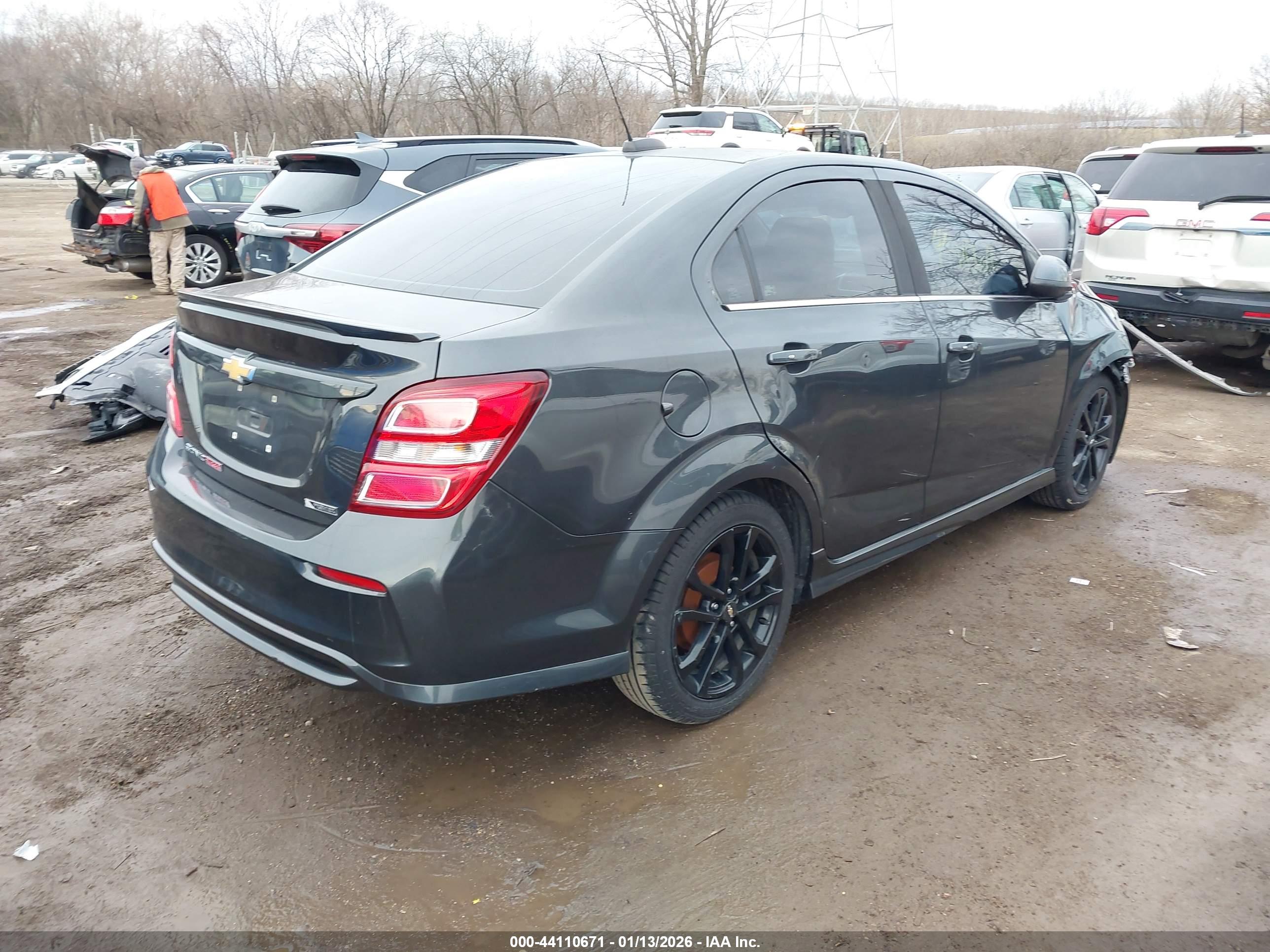 CHEVROLET SONIC image 4