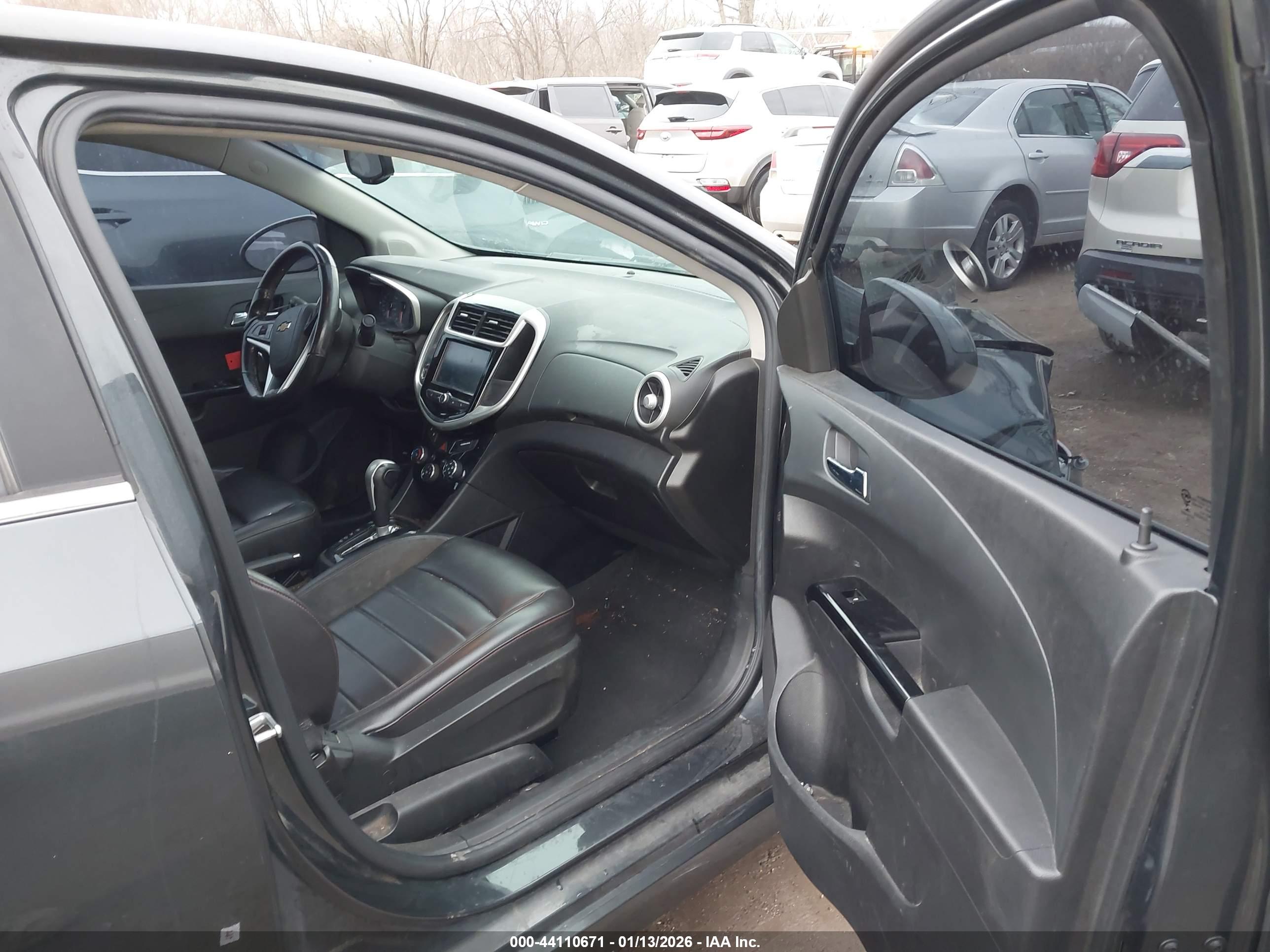 CHEVROLET SONIC image 5