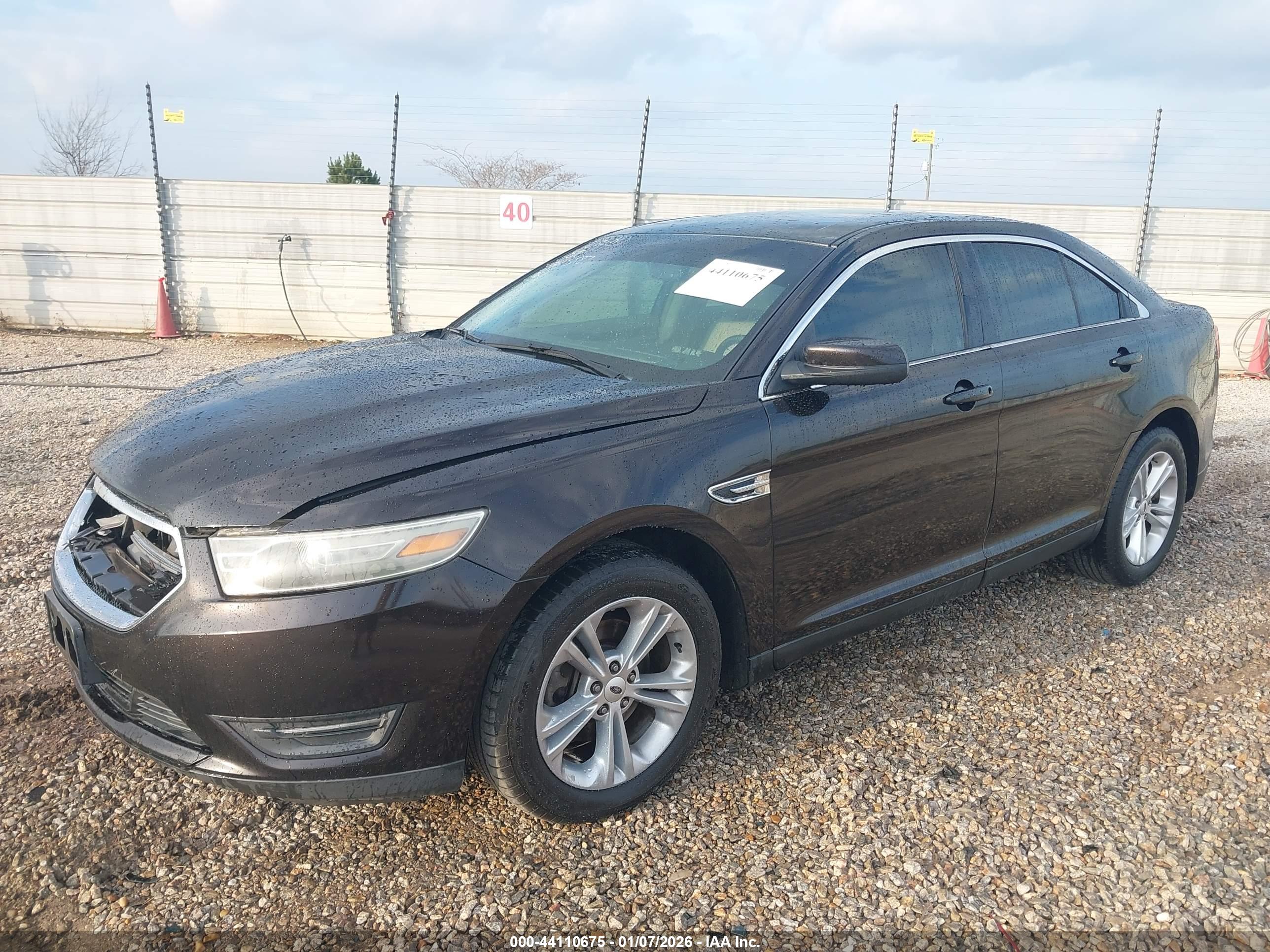 FORD TAURUS image 2