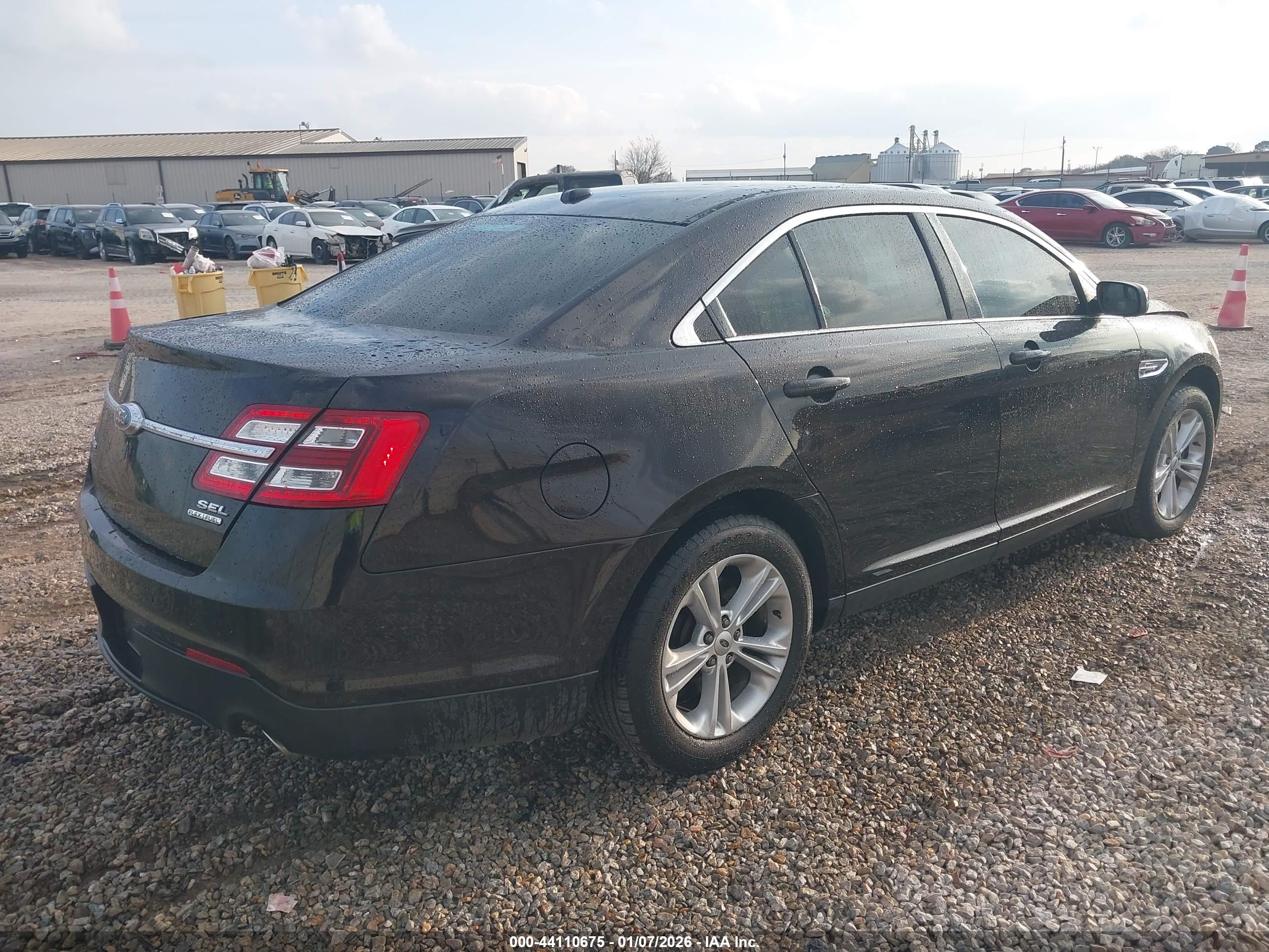 FORD TAURUS image 4