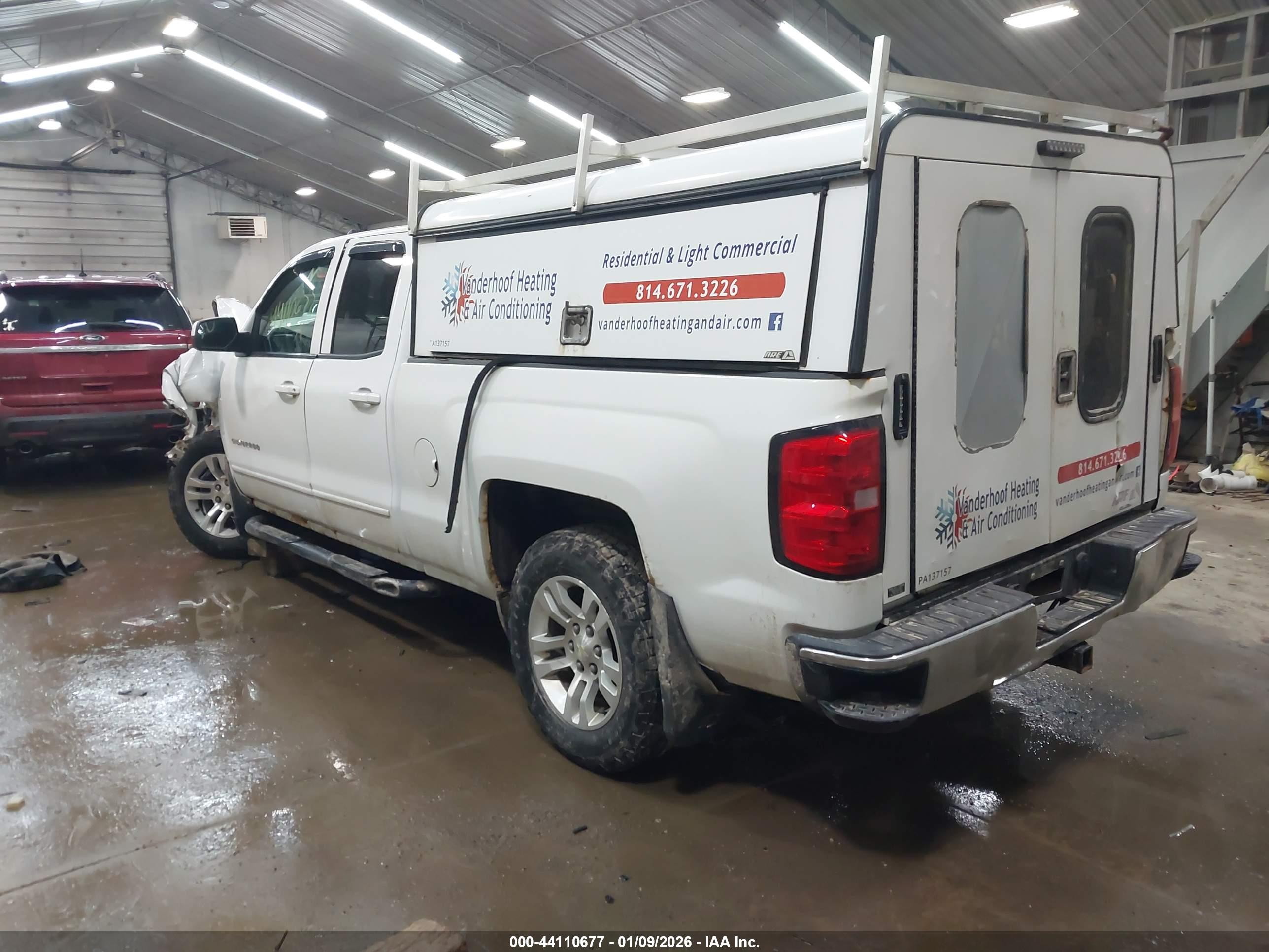 CHEVROLET SILVERADO image 3