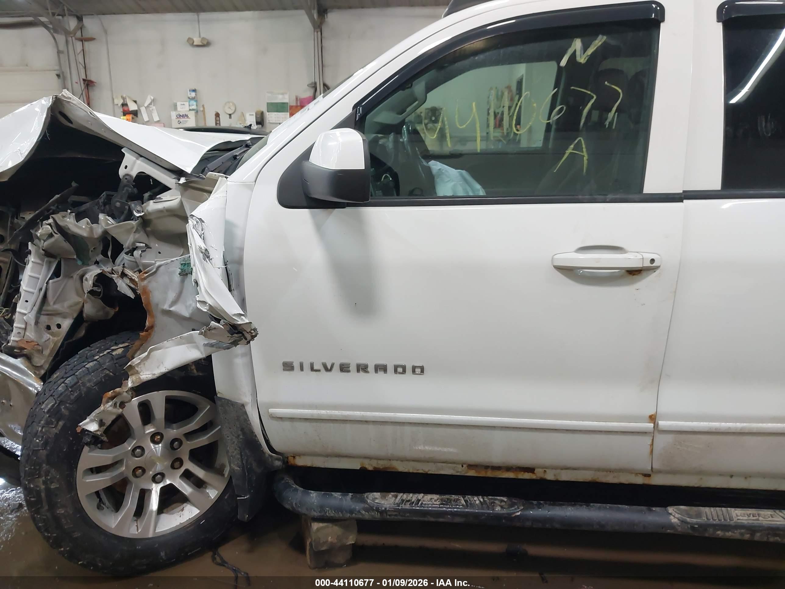 CHEVROLET SILVERADO image 6