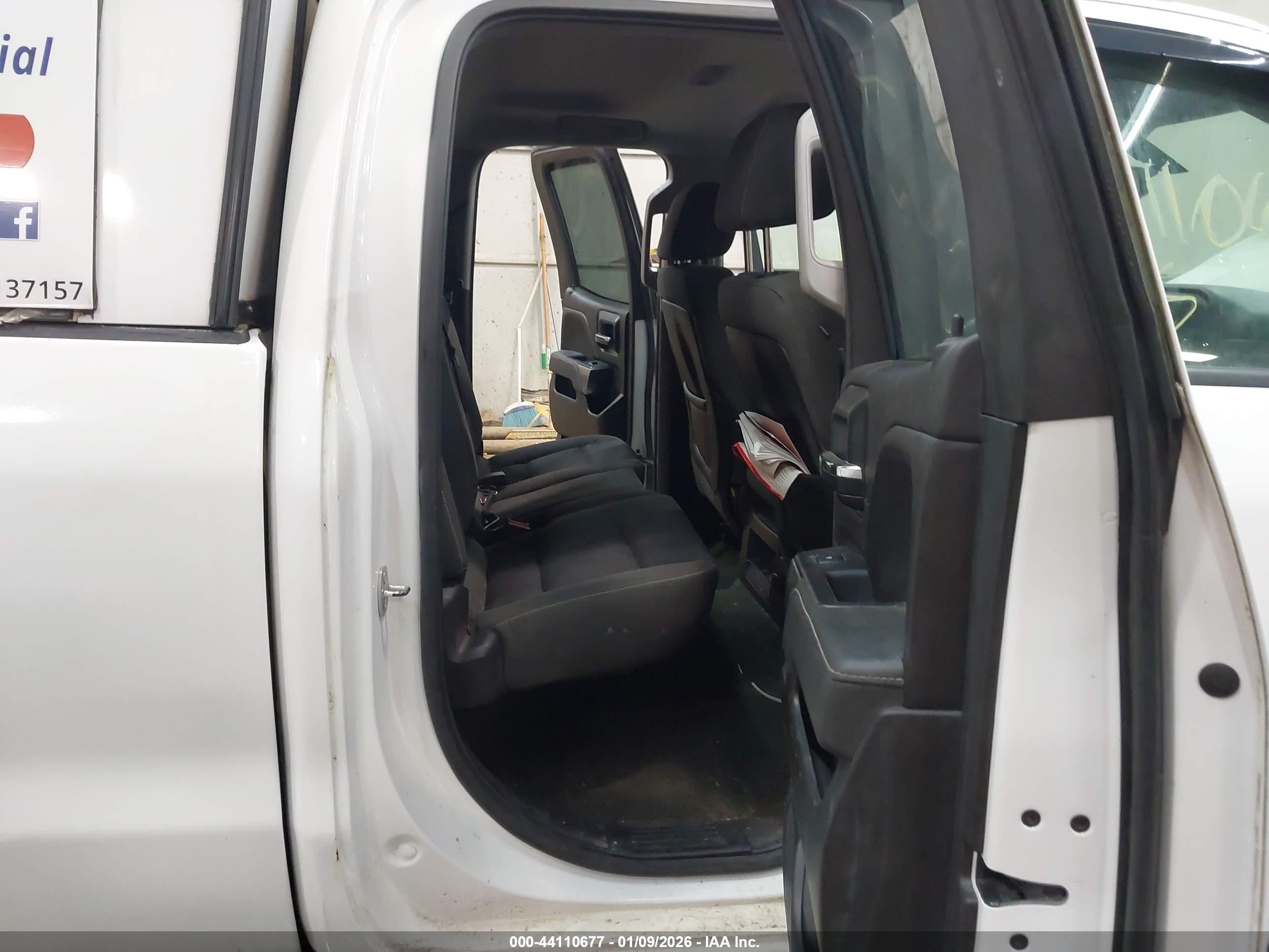 CHEVROLET SILVERADO image 8