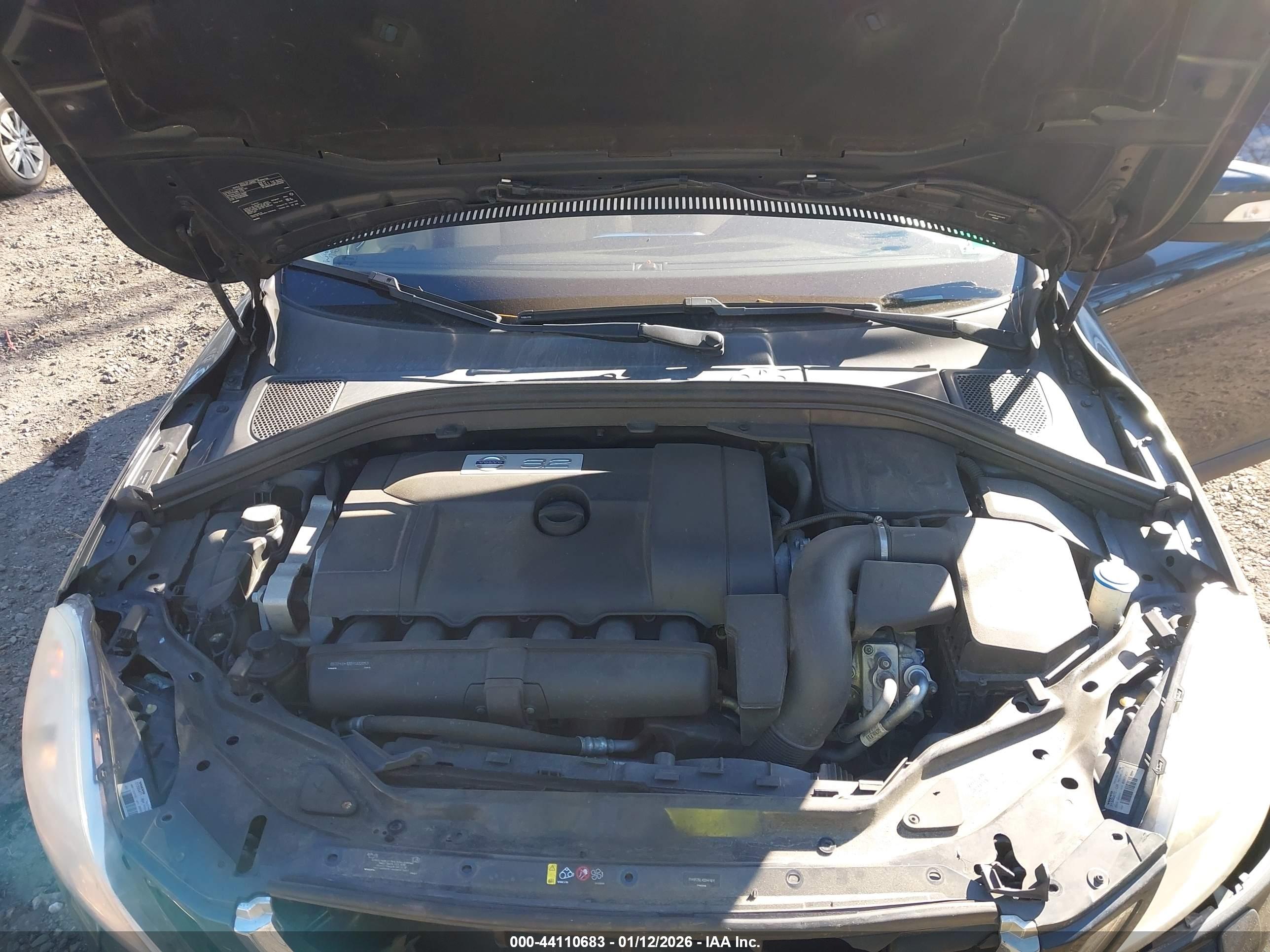 VOLVO XC60 image 10