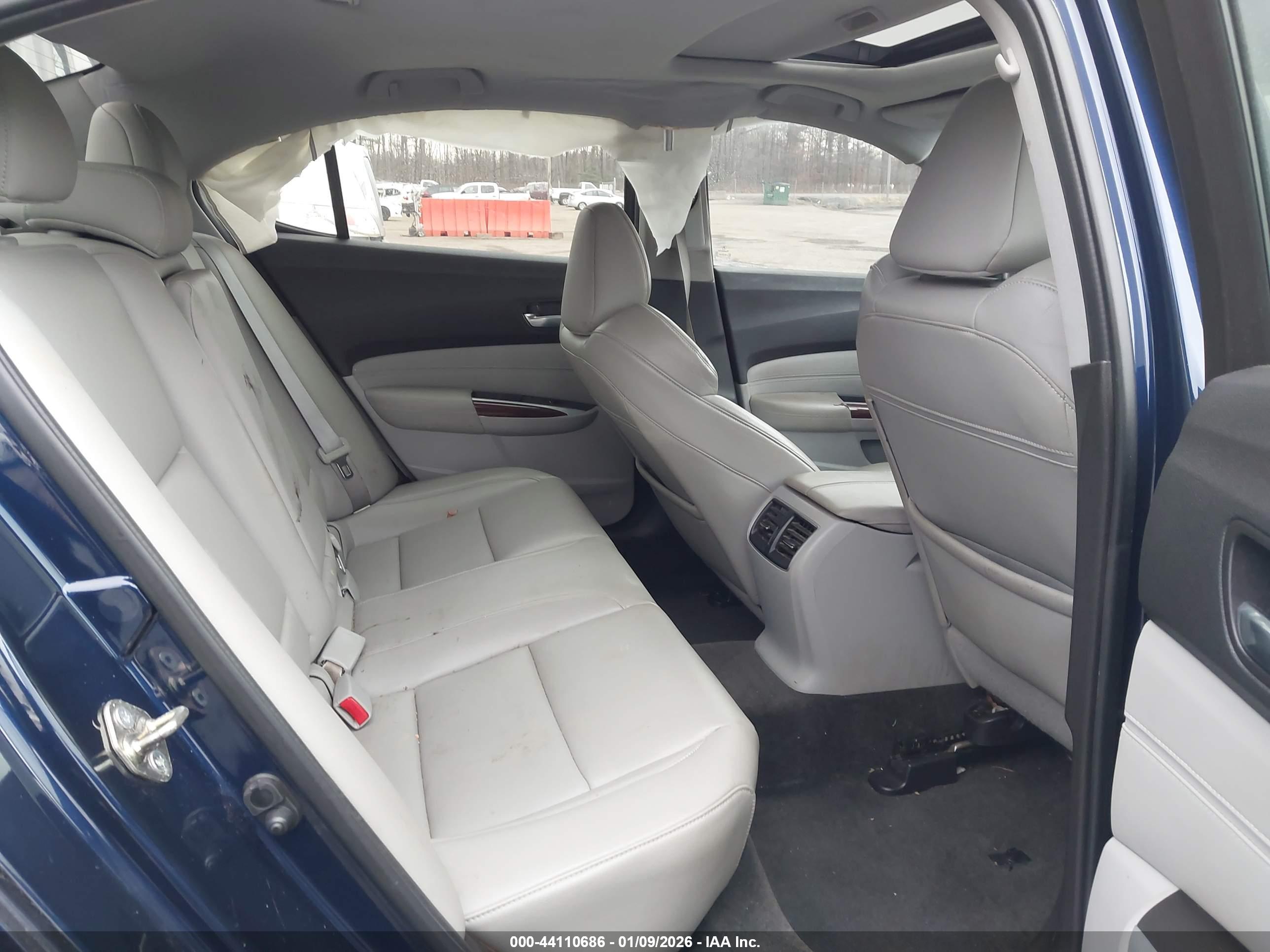 ACURA TLX image 8