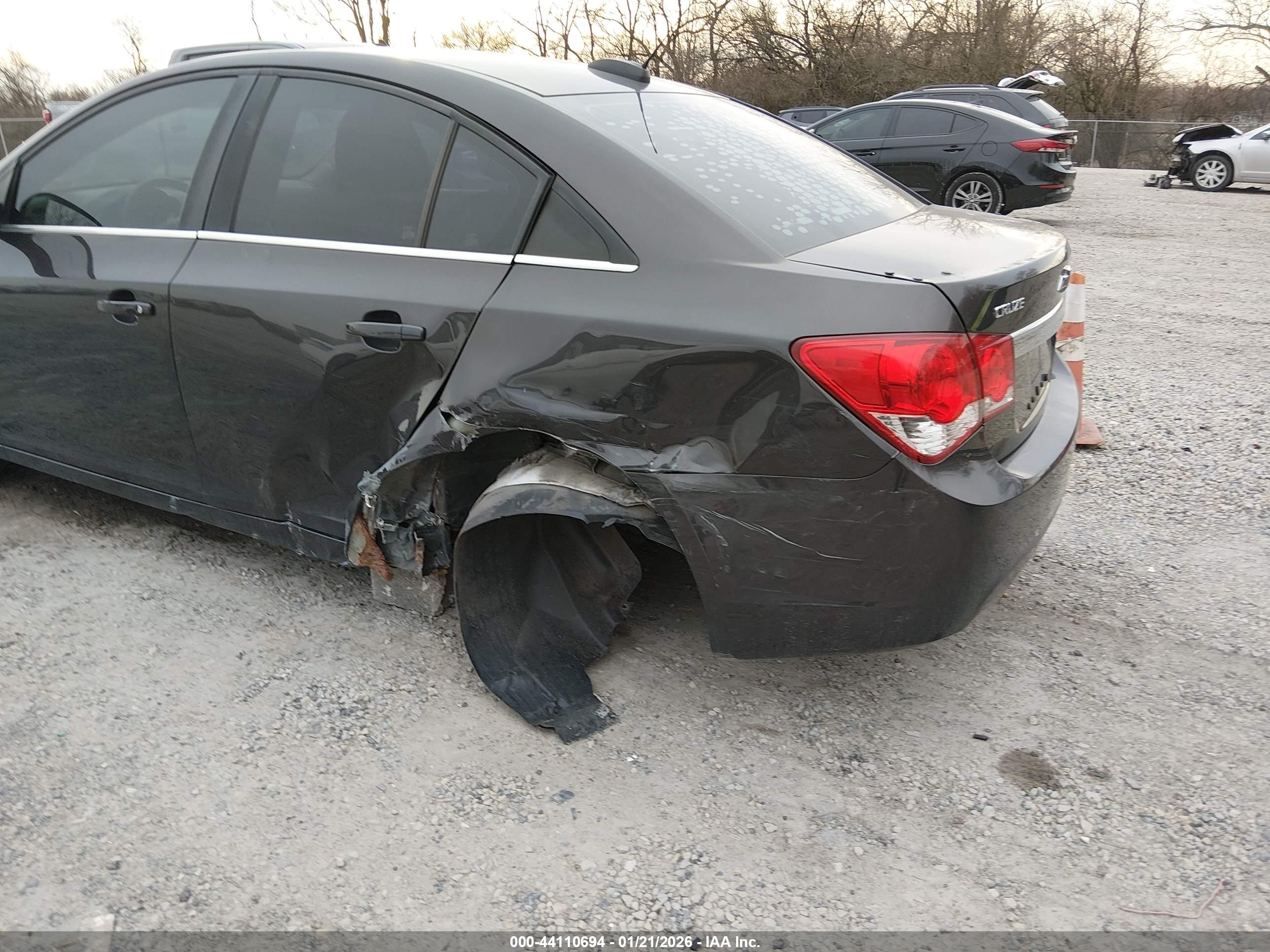 CHEVROLET CRUZE image 6
