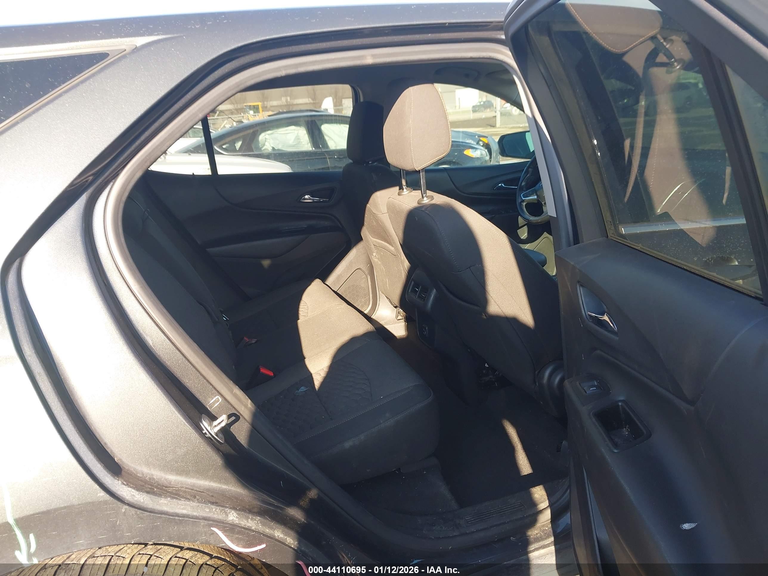 CHEVROLET EQUINOX image 8