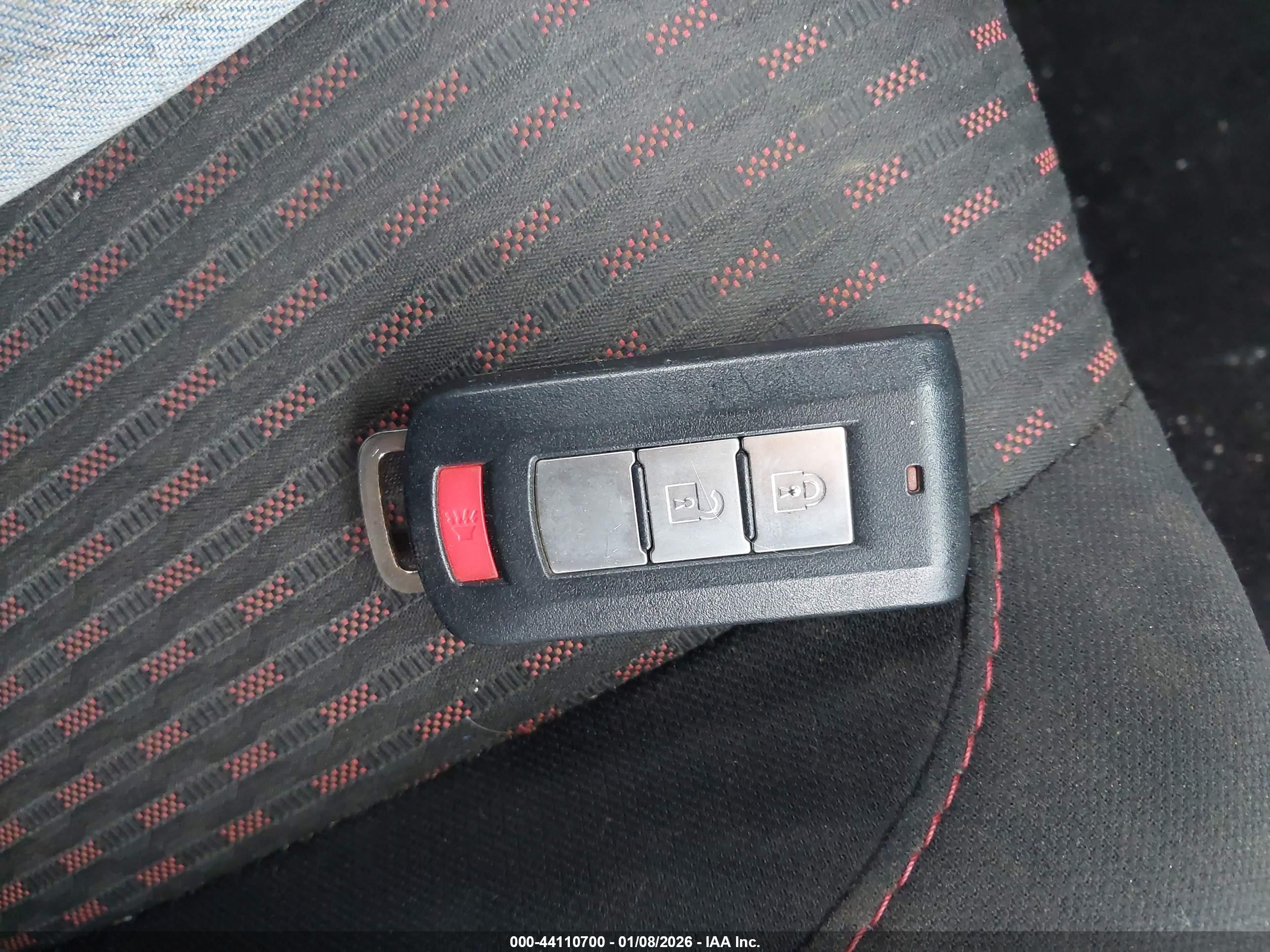 MITSUBISHI OUTLANDER image 11