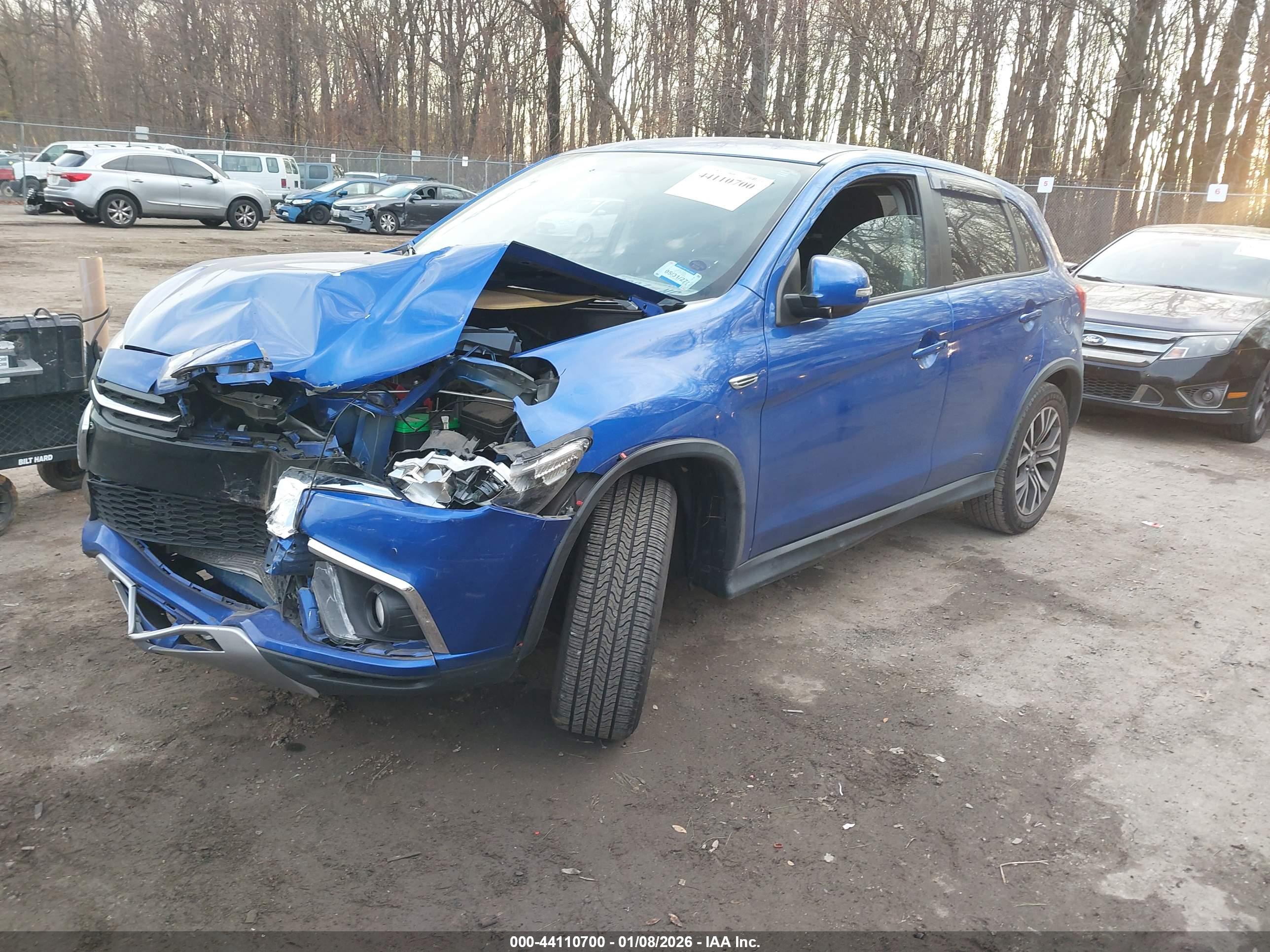 MITSUBISHI OUTLANDER image 2