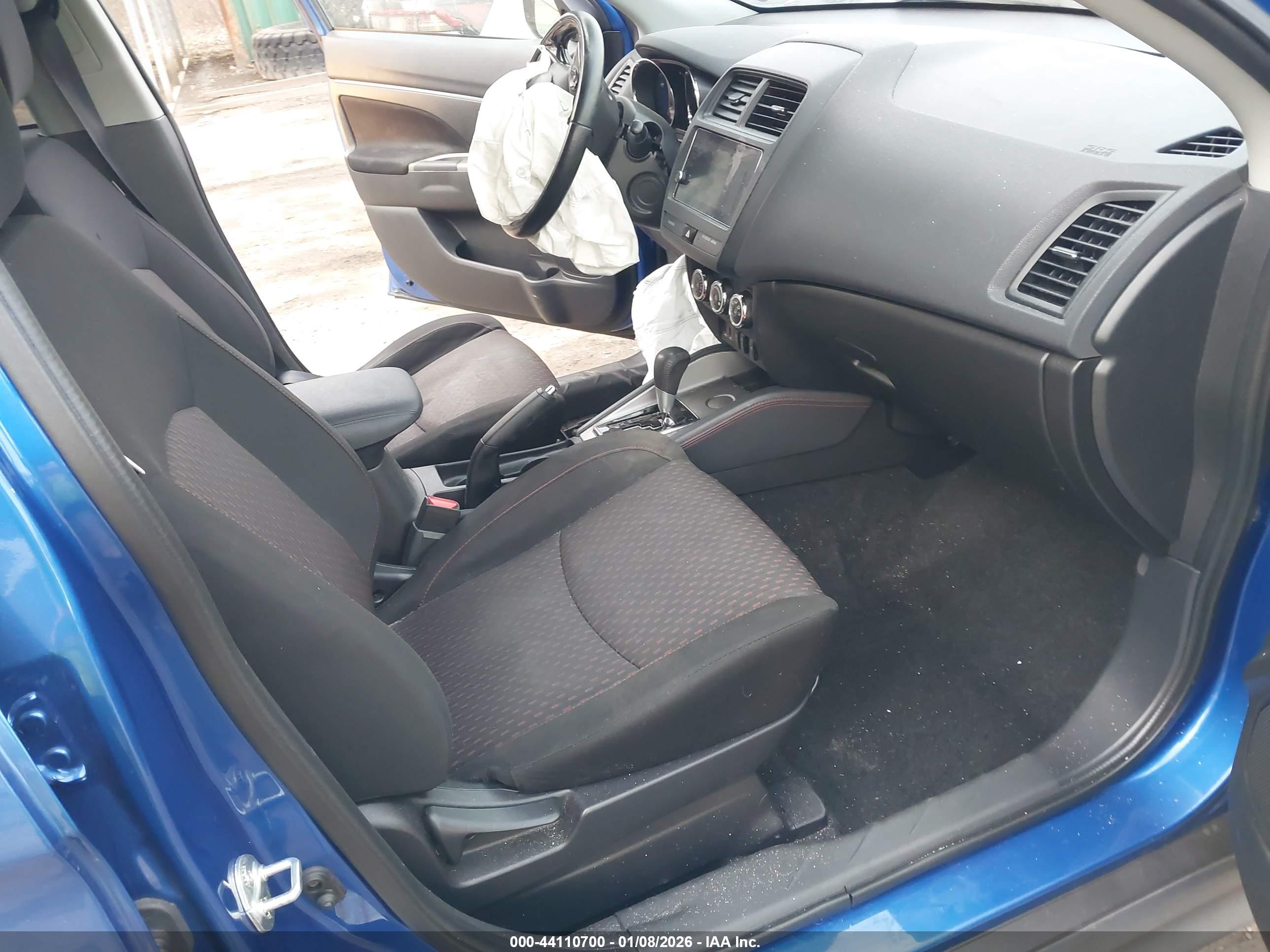 MITSUBISHI OUTLANDER image 5
