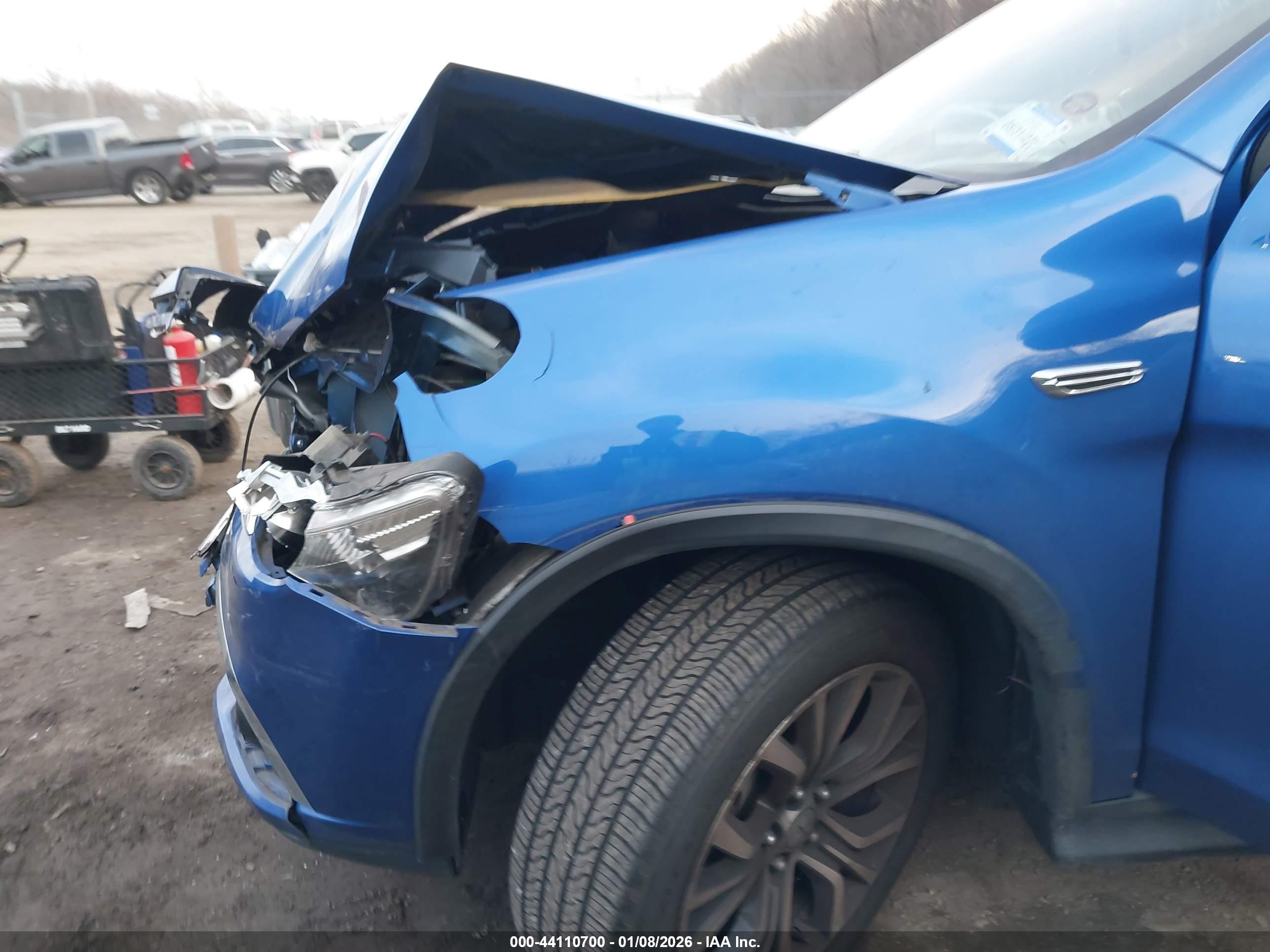 MITSUBISHI OUTLANDER image 6