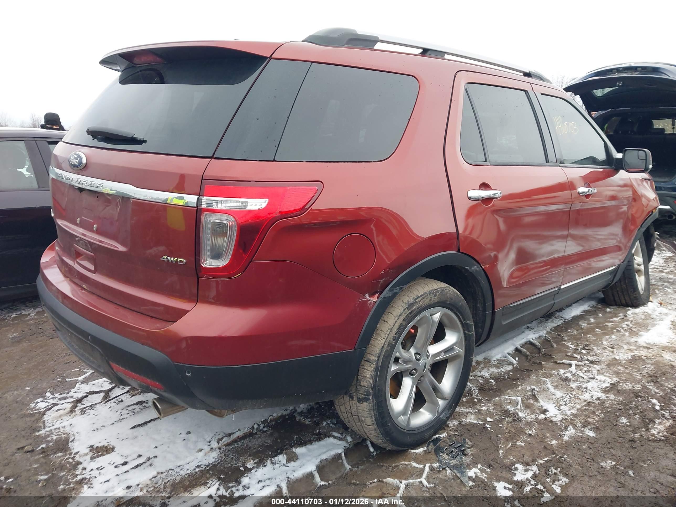 FORD EXPLORER image 4