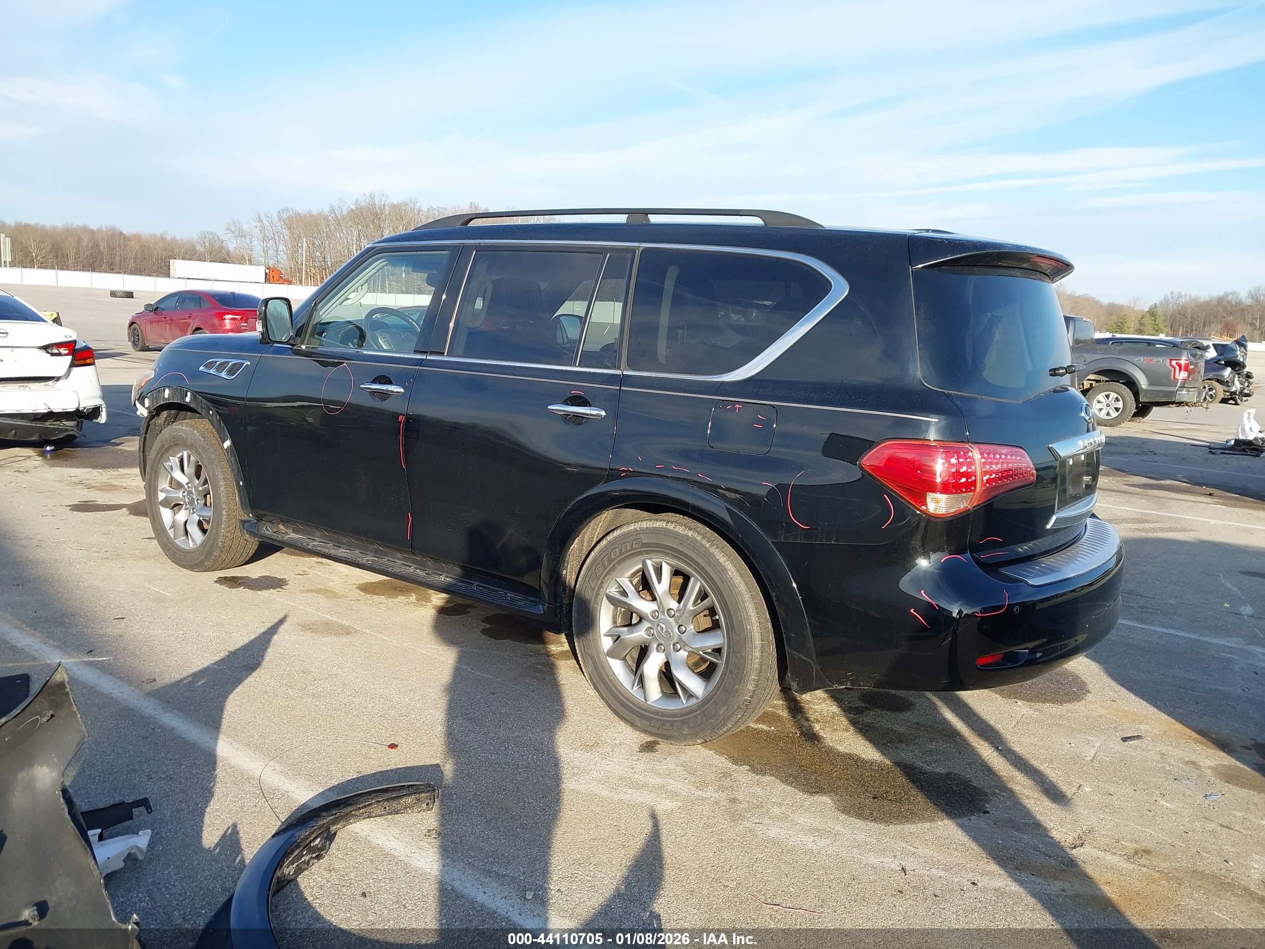 INFINITI QX56 image 3