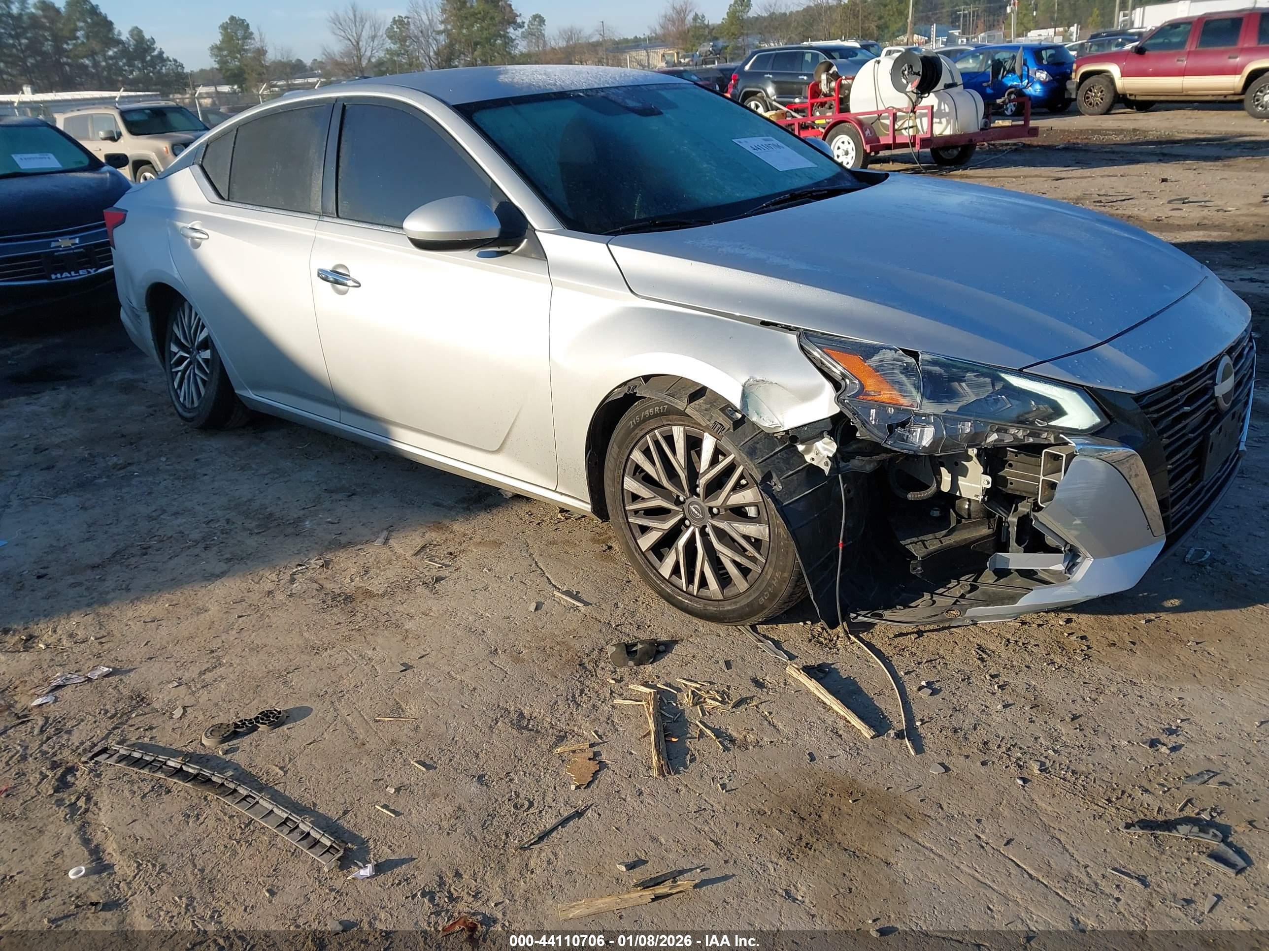 NISSAN ALTIMA image 6
