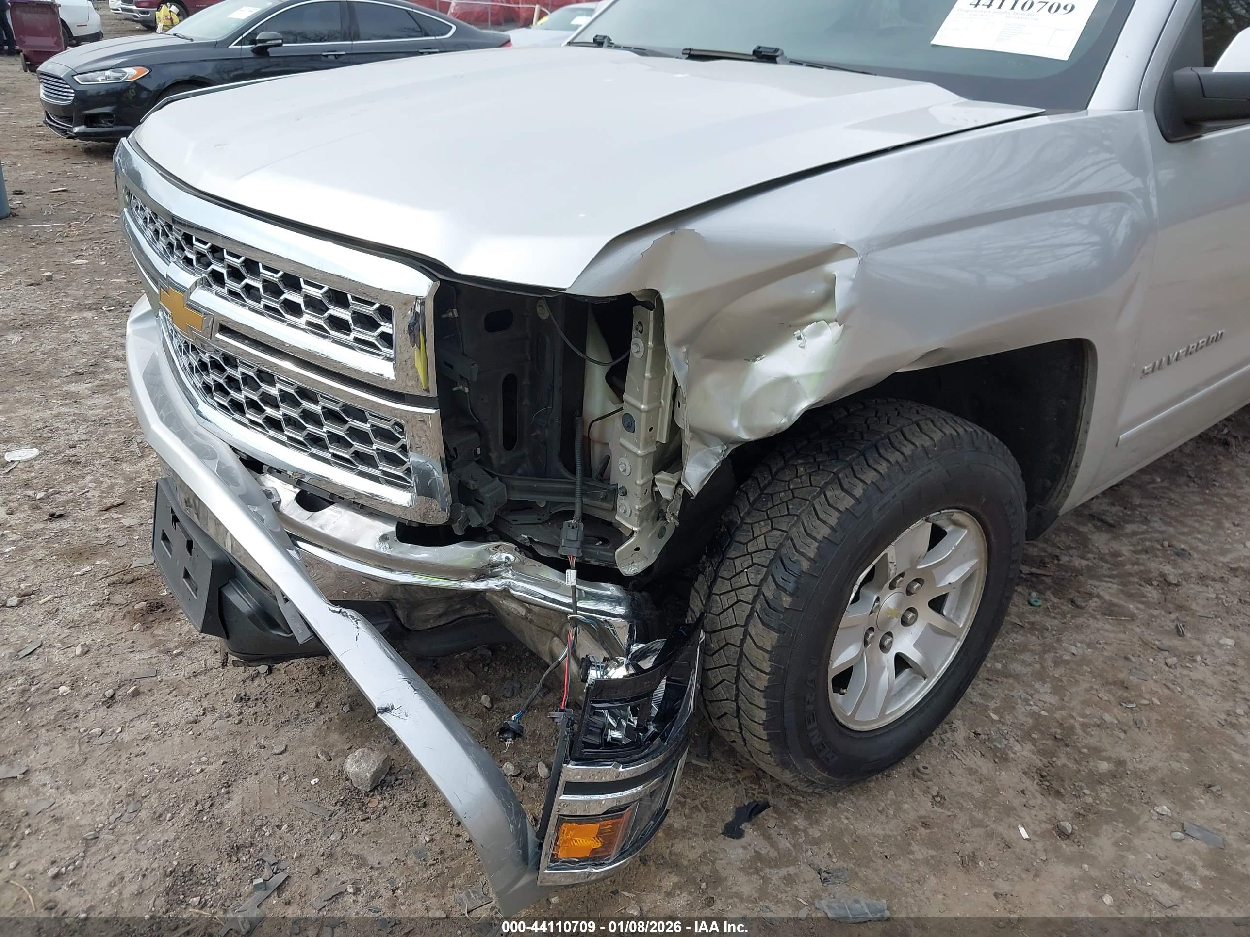 CHEVROLET SILVERADO image 6