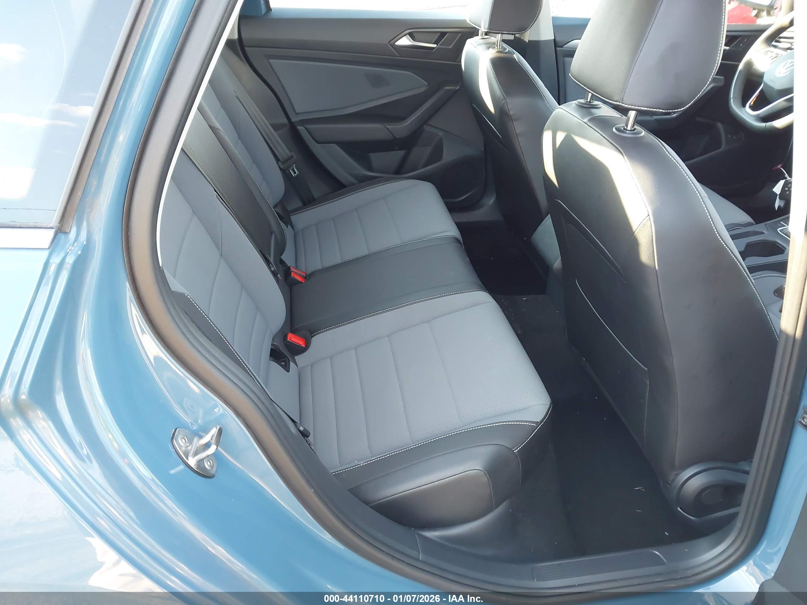 VOLKSWAGEN JETTA image 8
