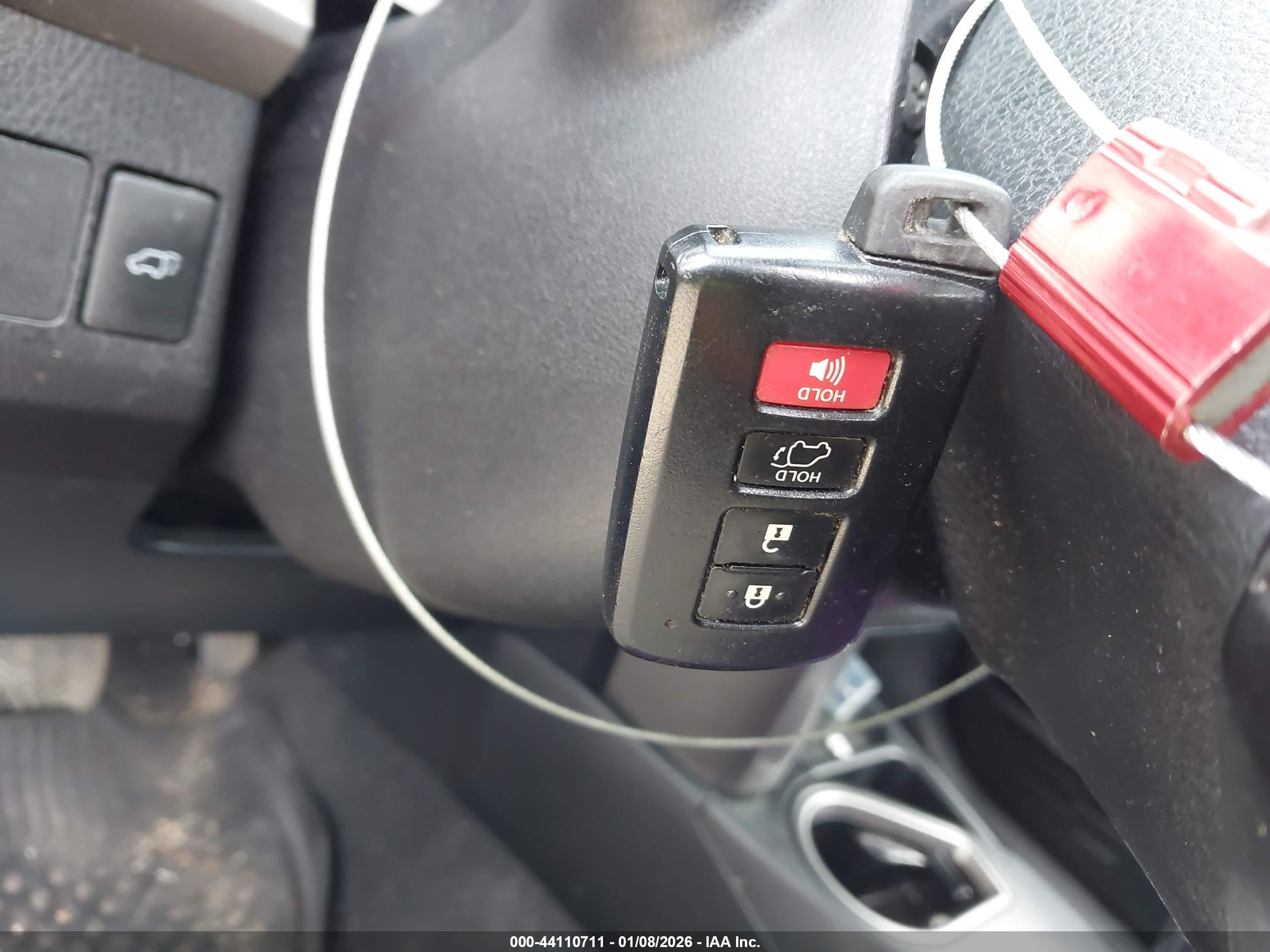 TOYOTA RAV4 image 11