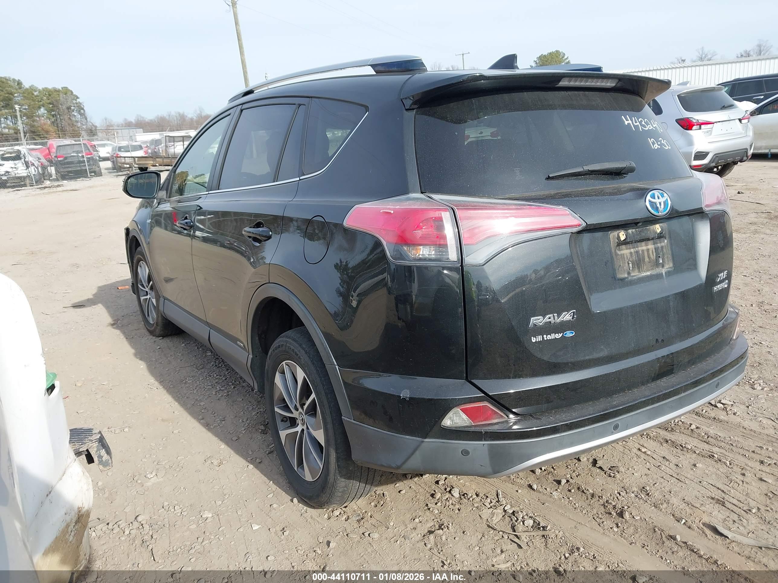 TOYOTA RAV4 image 3