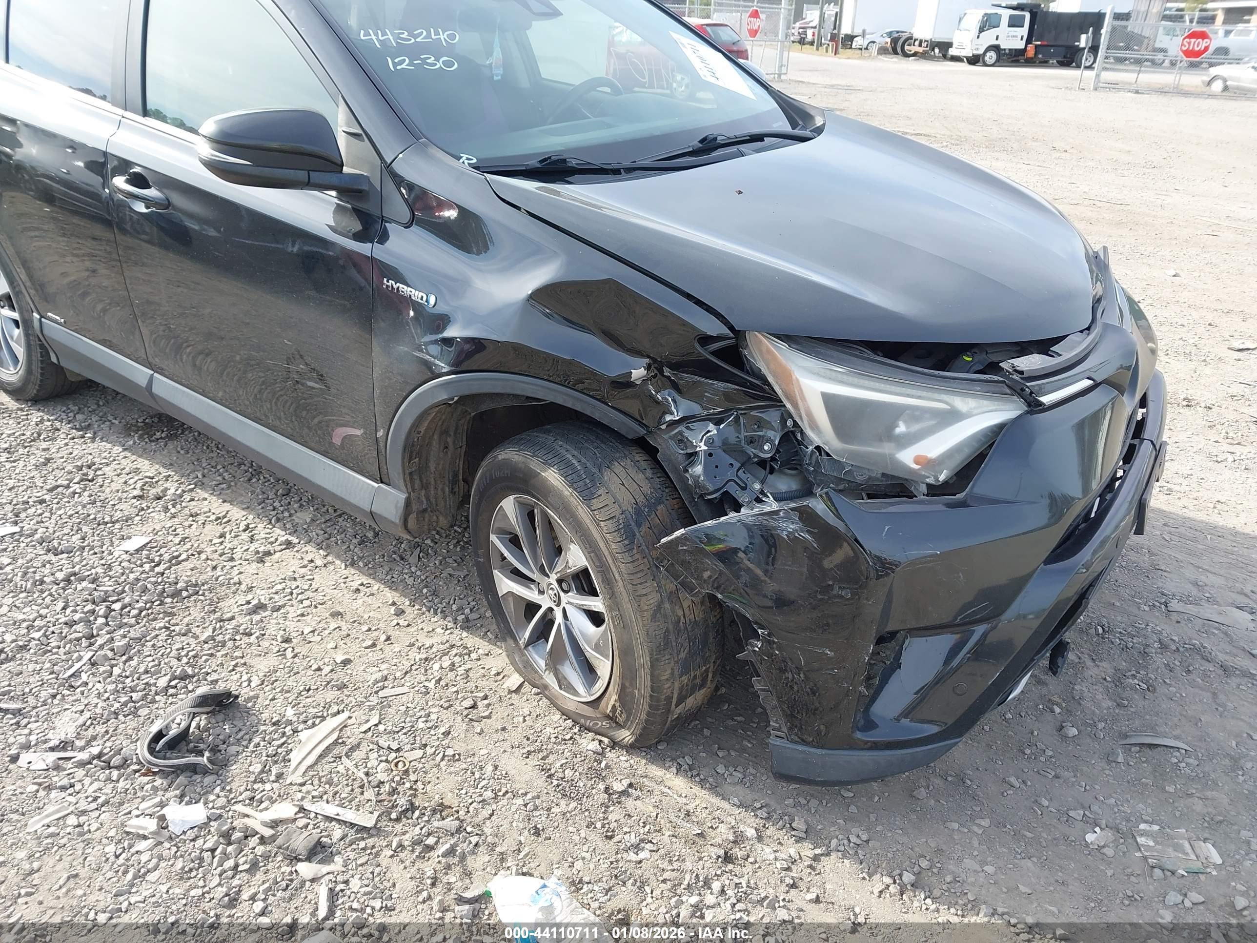 TOYOTA RAV4 image 6