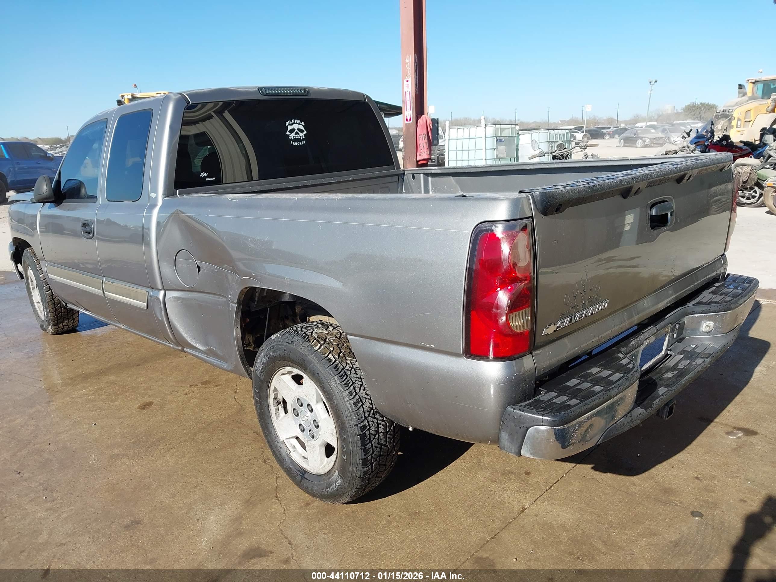 CHEVROLET SILVERADO image 3