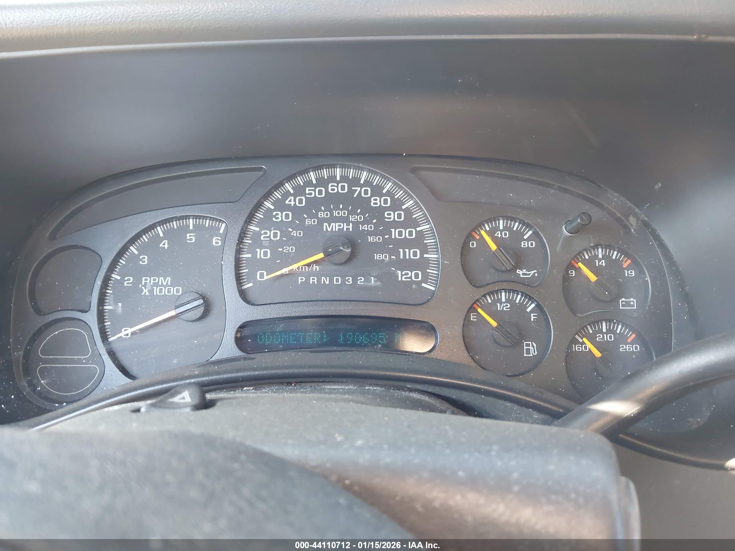 CHEVROLET SILVERADO image 7