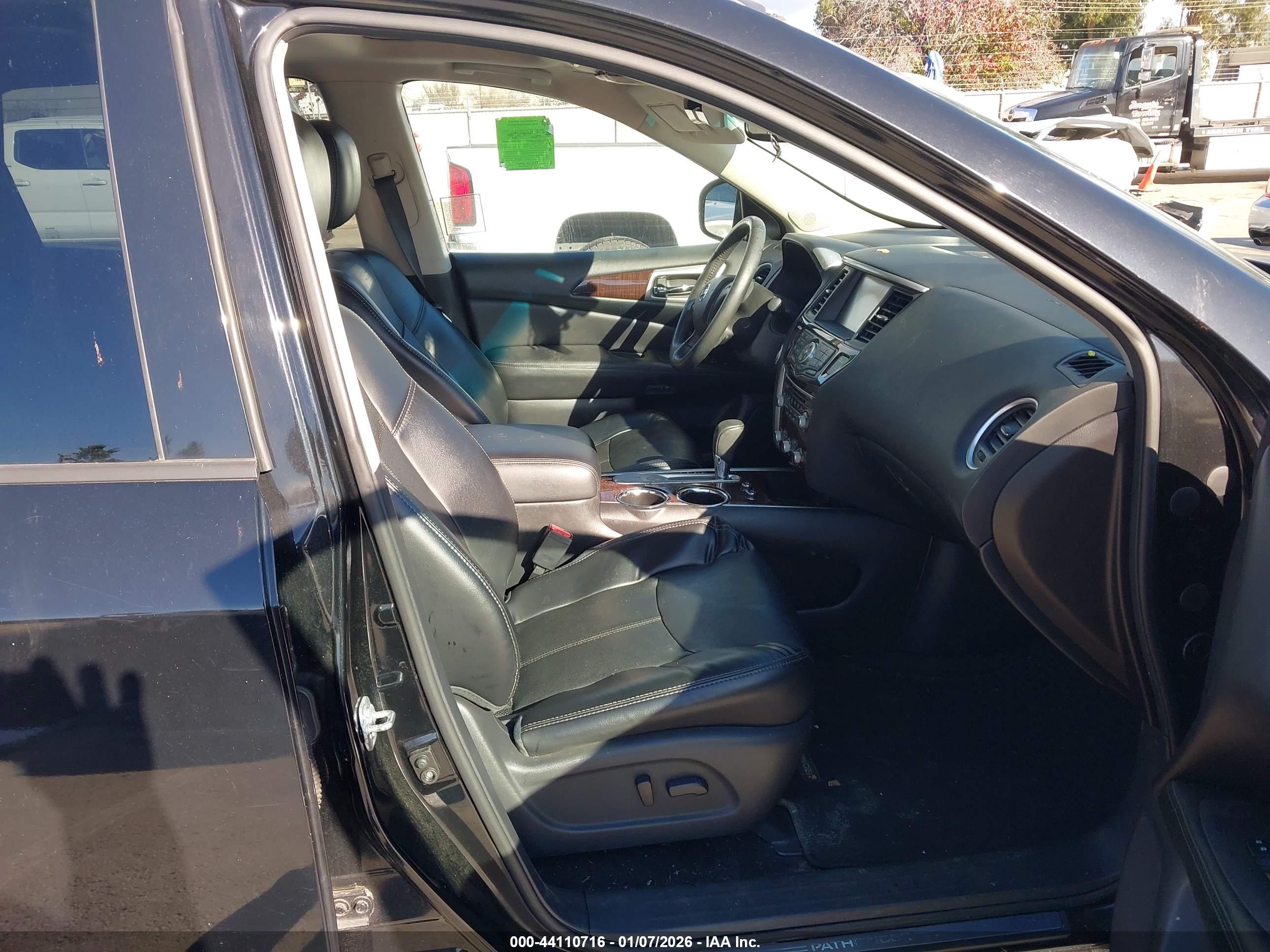 NISSAN PATHFINDER image 5