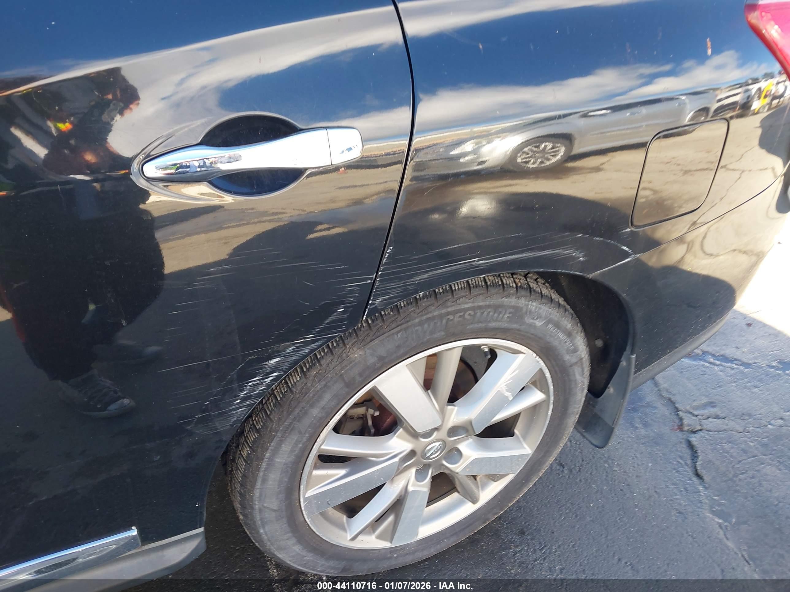 NISSAN PATHFINDER image 6