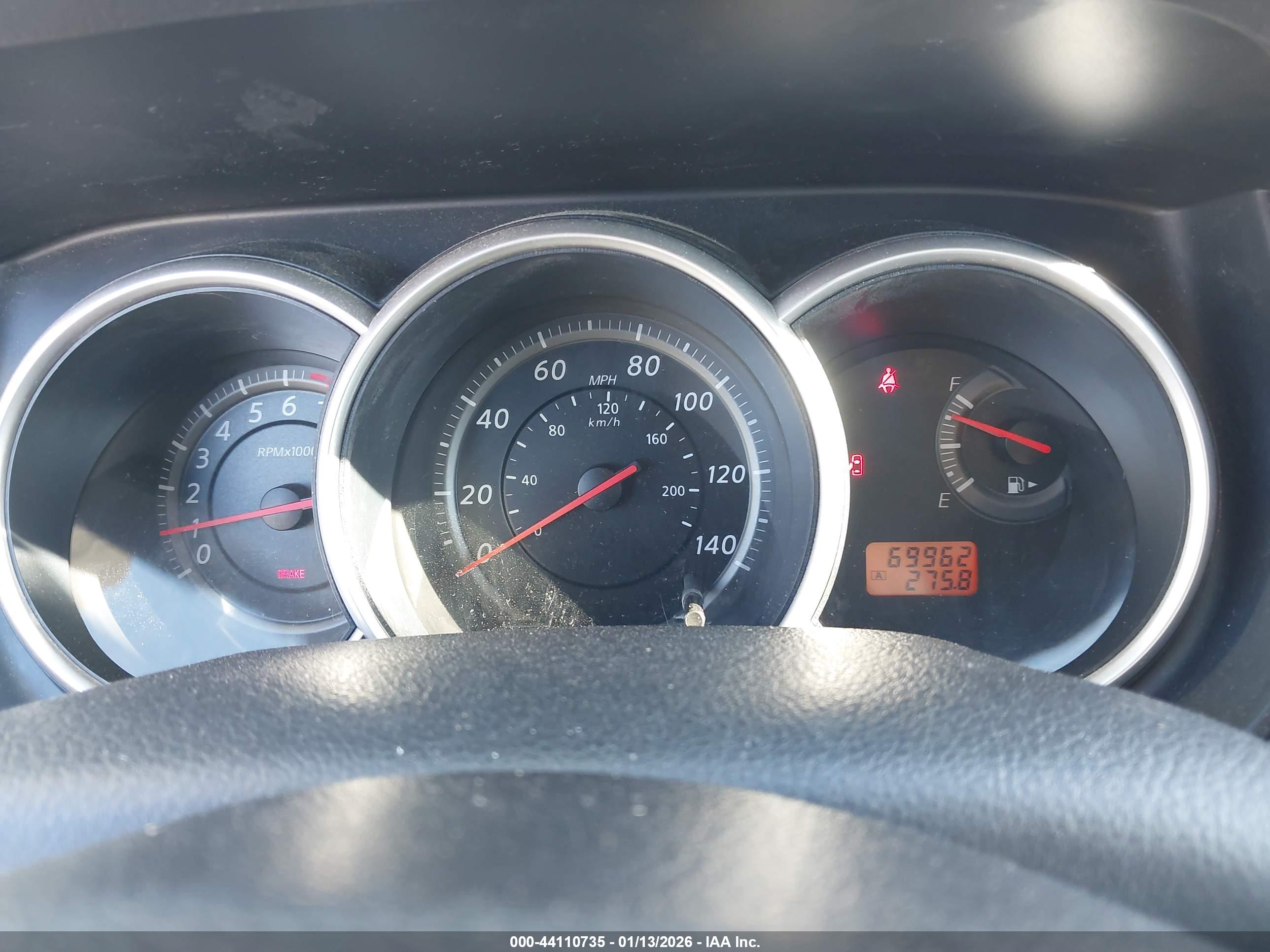 NISSAN VERSA image 7