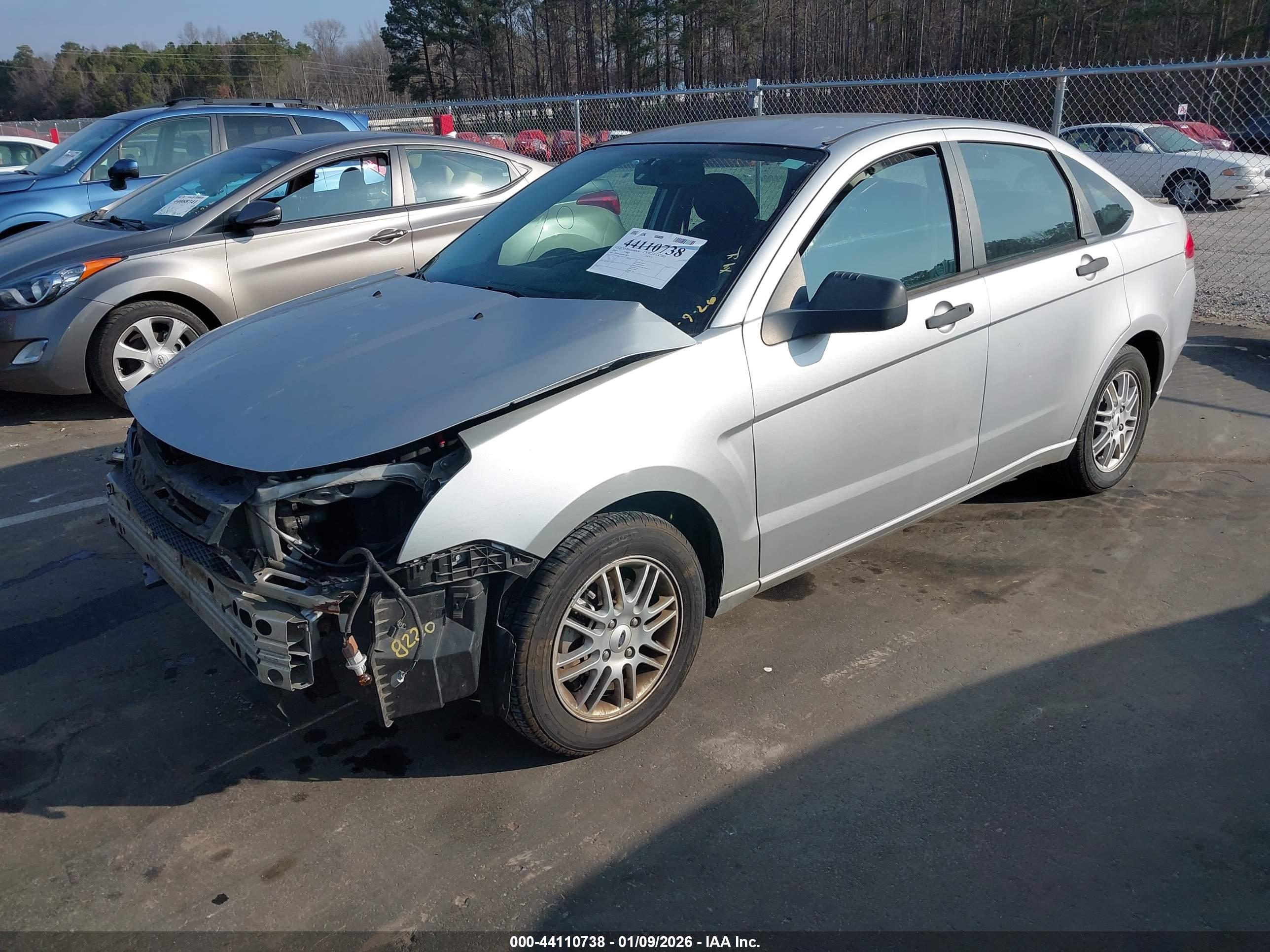 FORD FOCUS image 2
