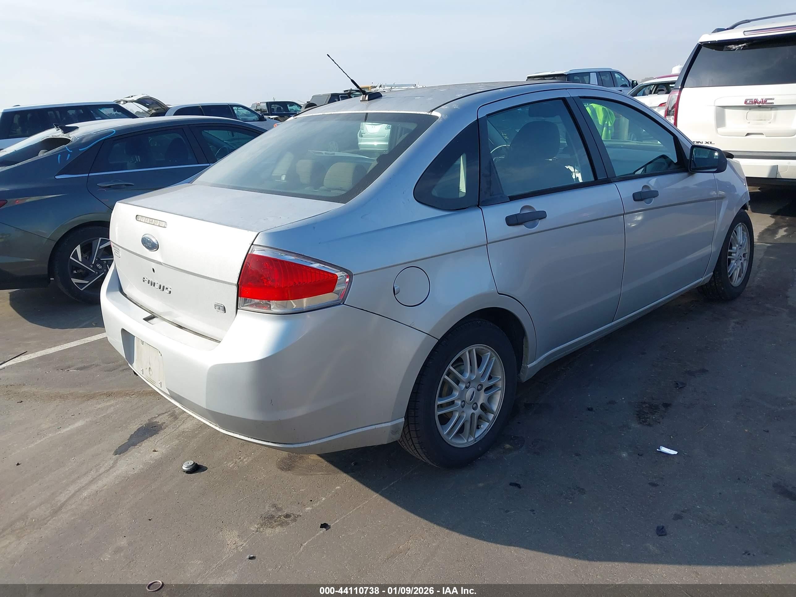 FORD FOCUS image 4