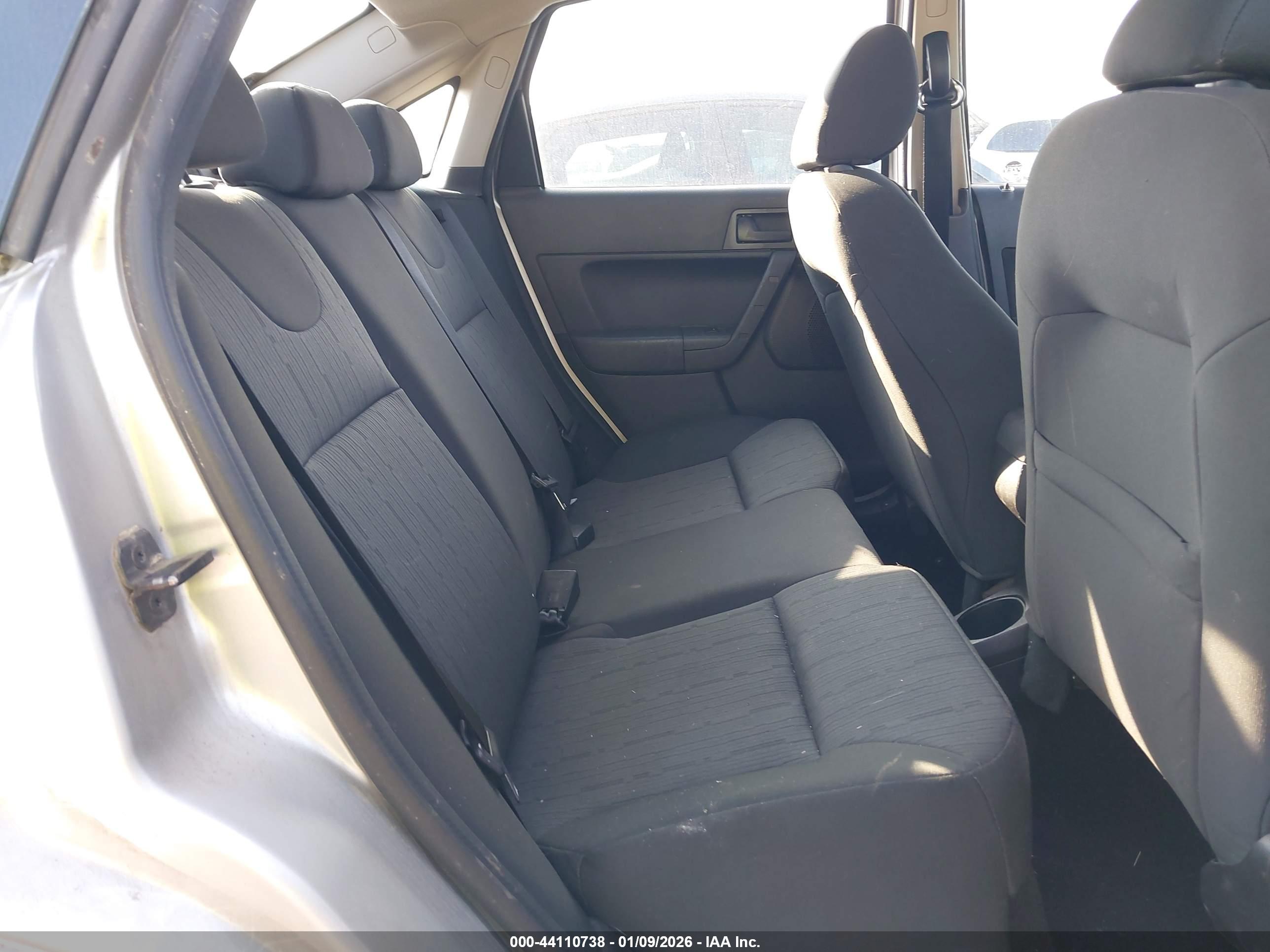 FORD FOCUS image 8
