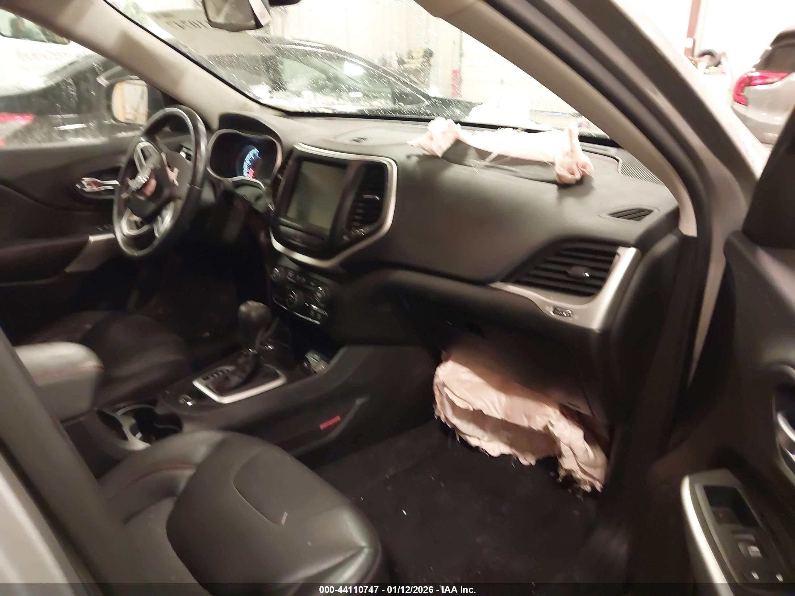 JEEP CHEROKEE image 5
