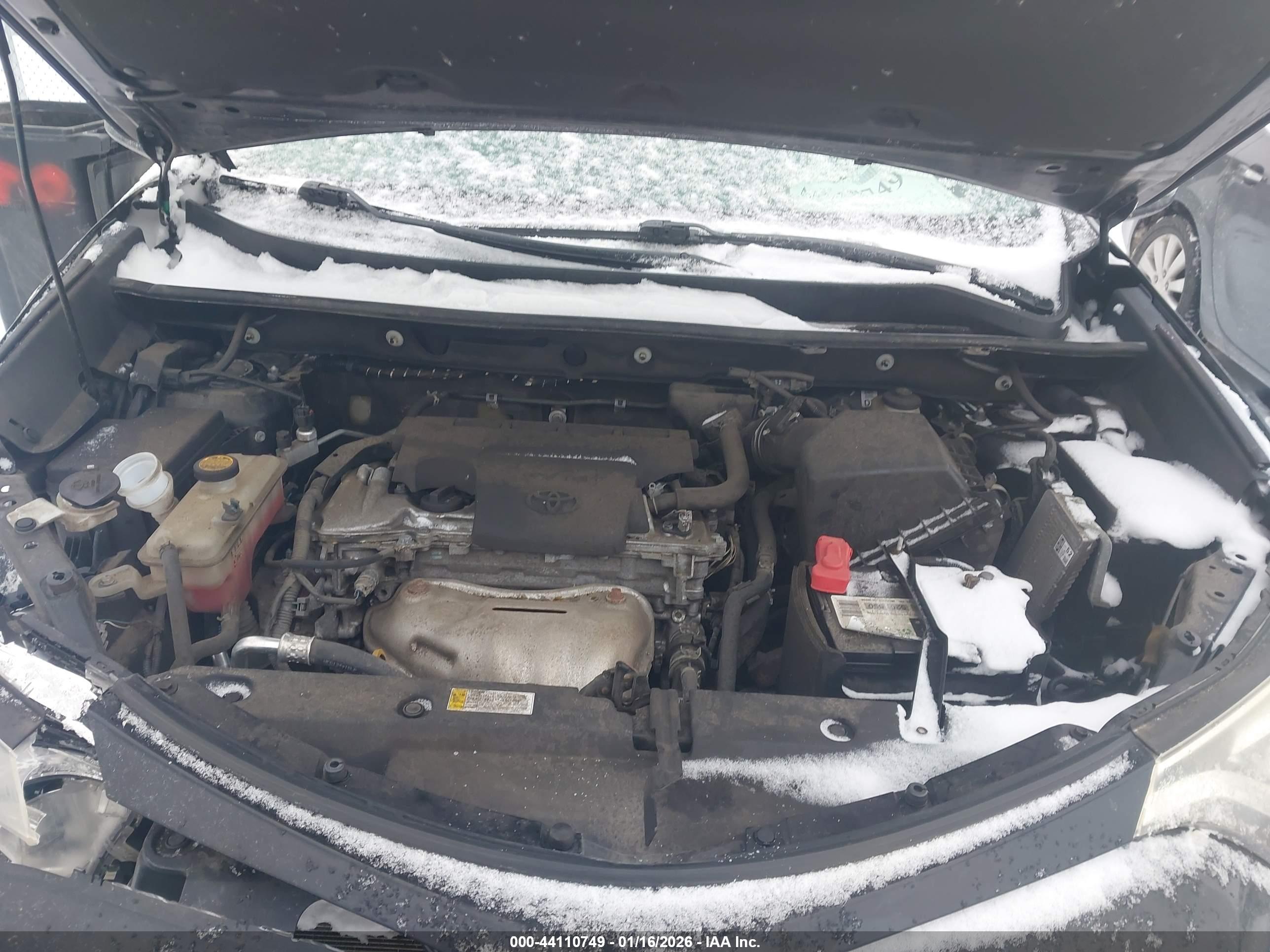 TOYOTA RAV4 image 10