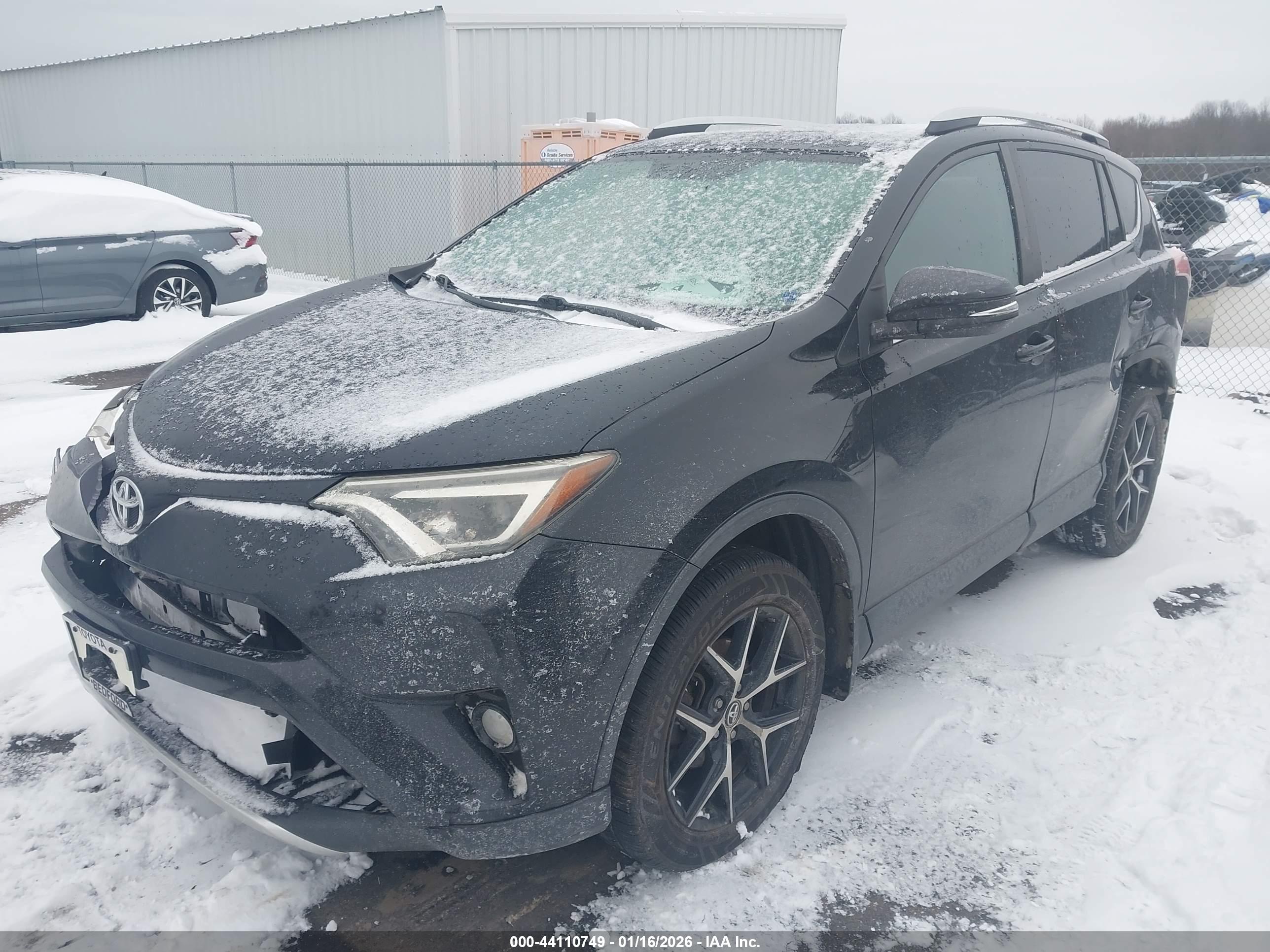 TOYOTA RAV4 image 2