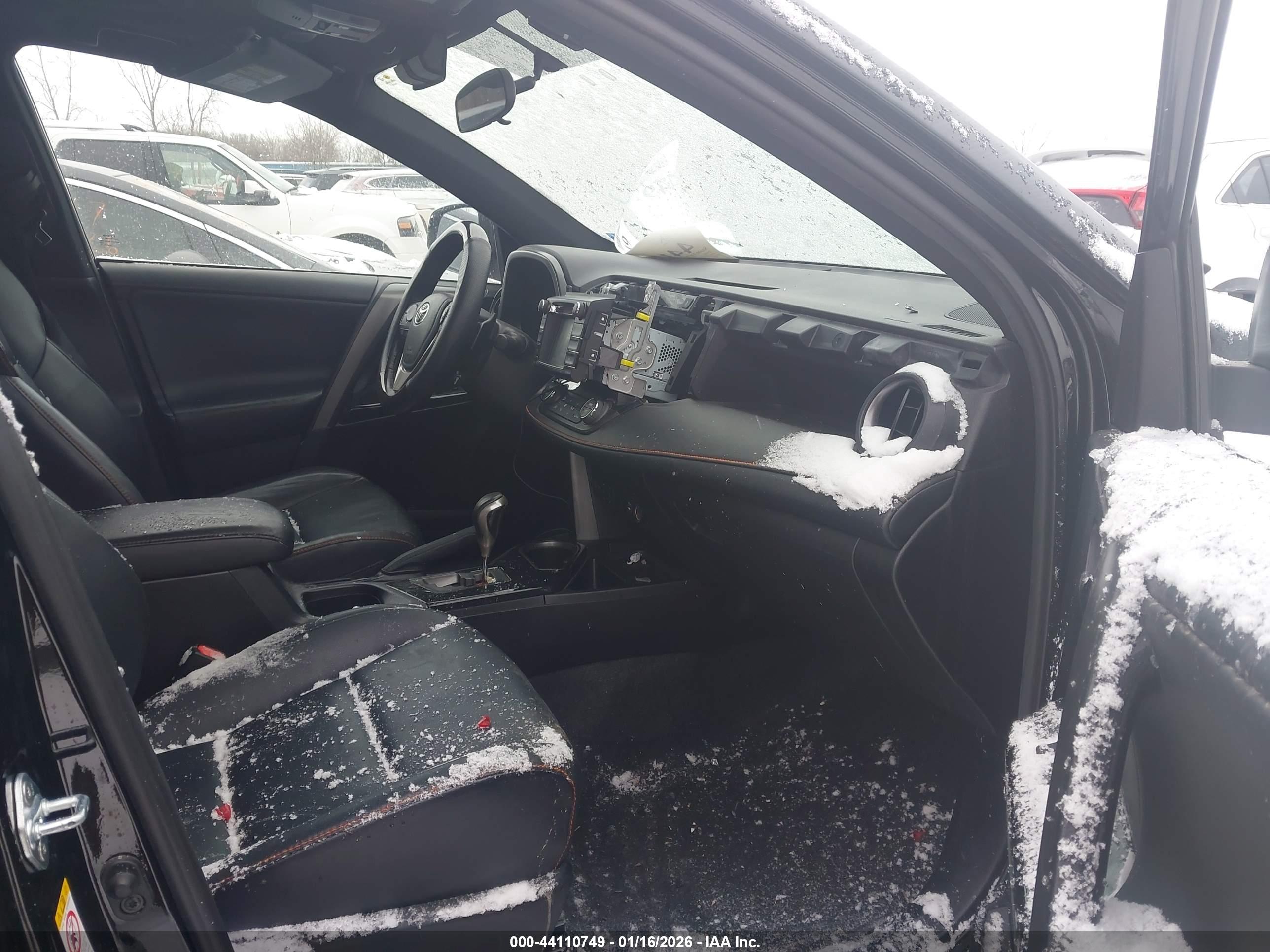 TOYOTA RAV4 image 5