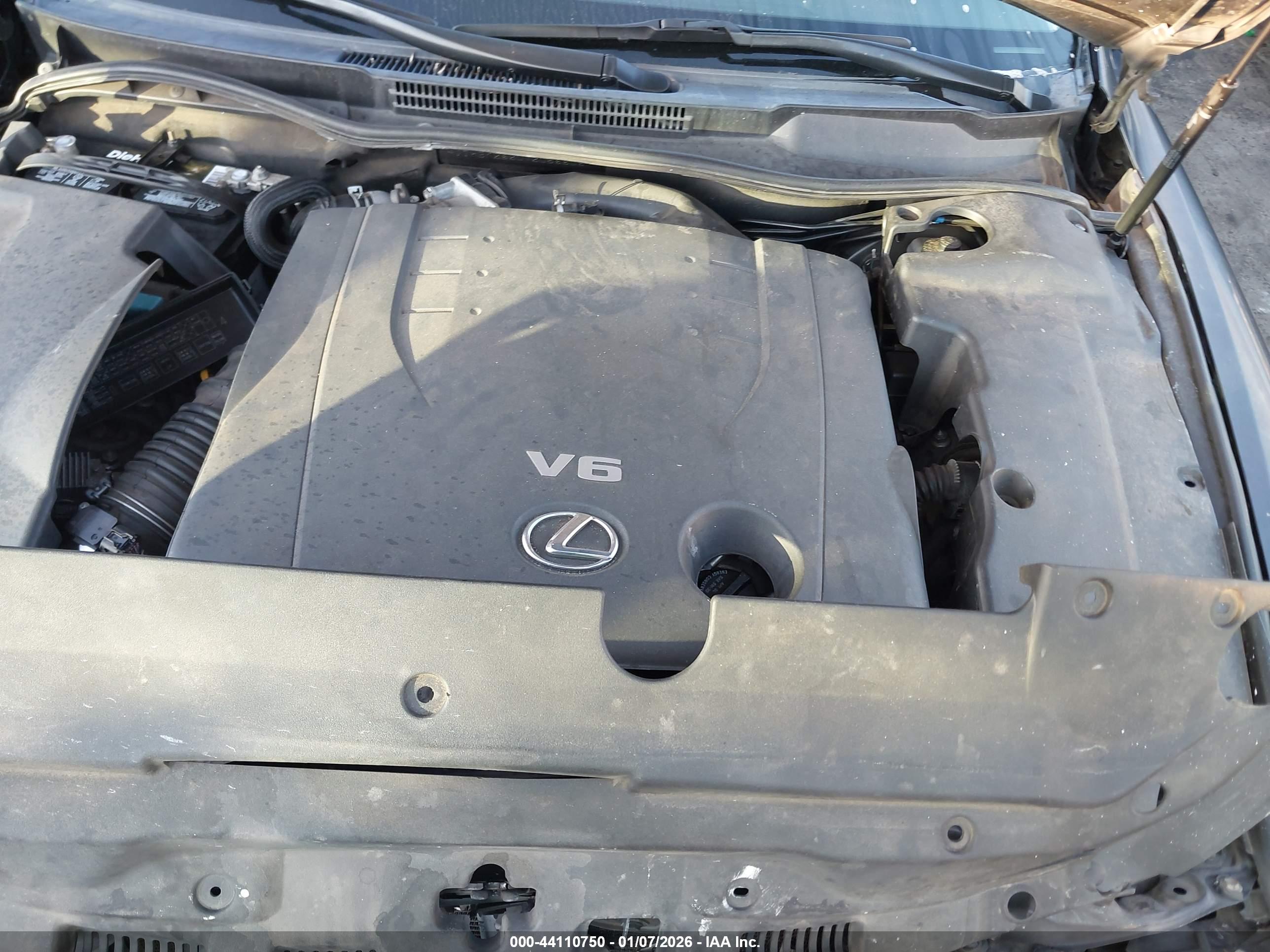 LEXUS IS image 10
