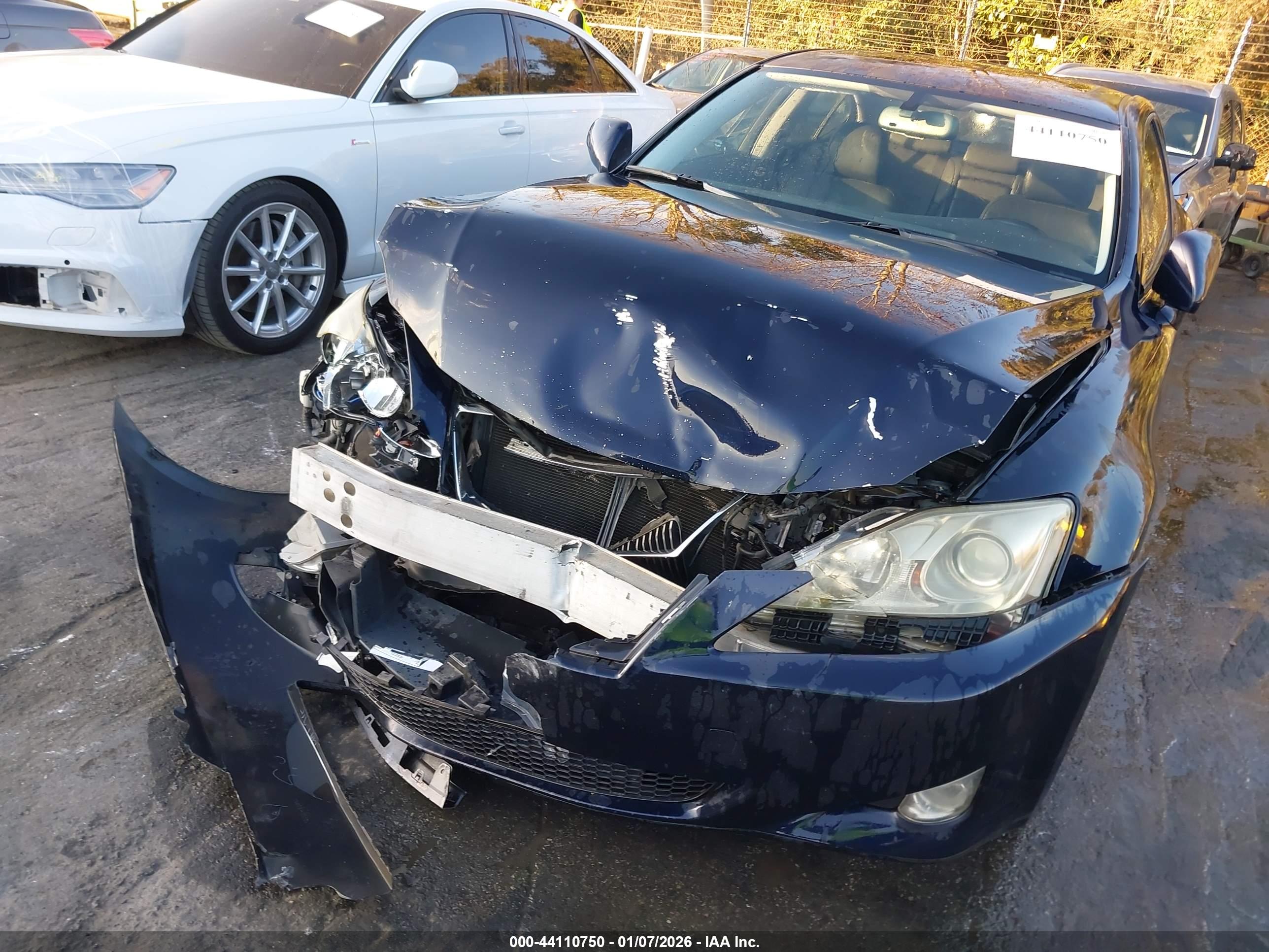 LEXUS IS image 6