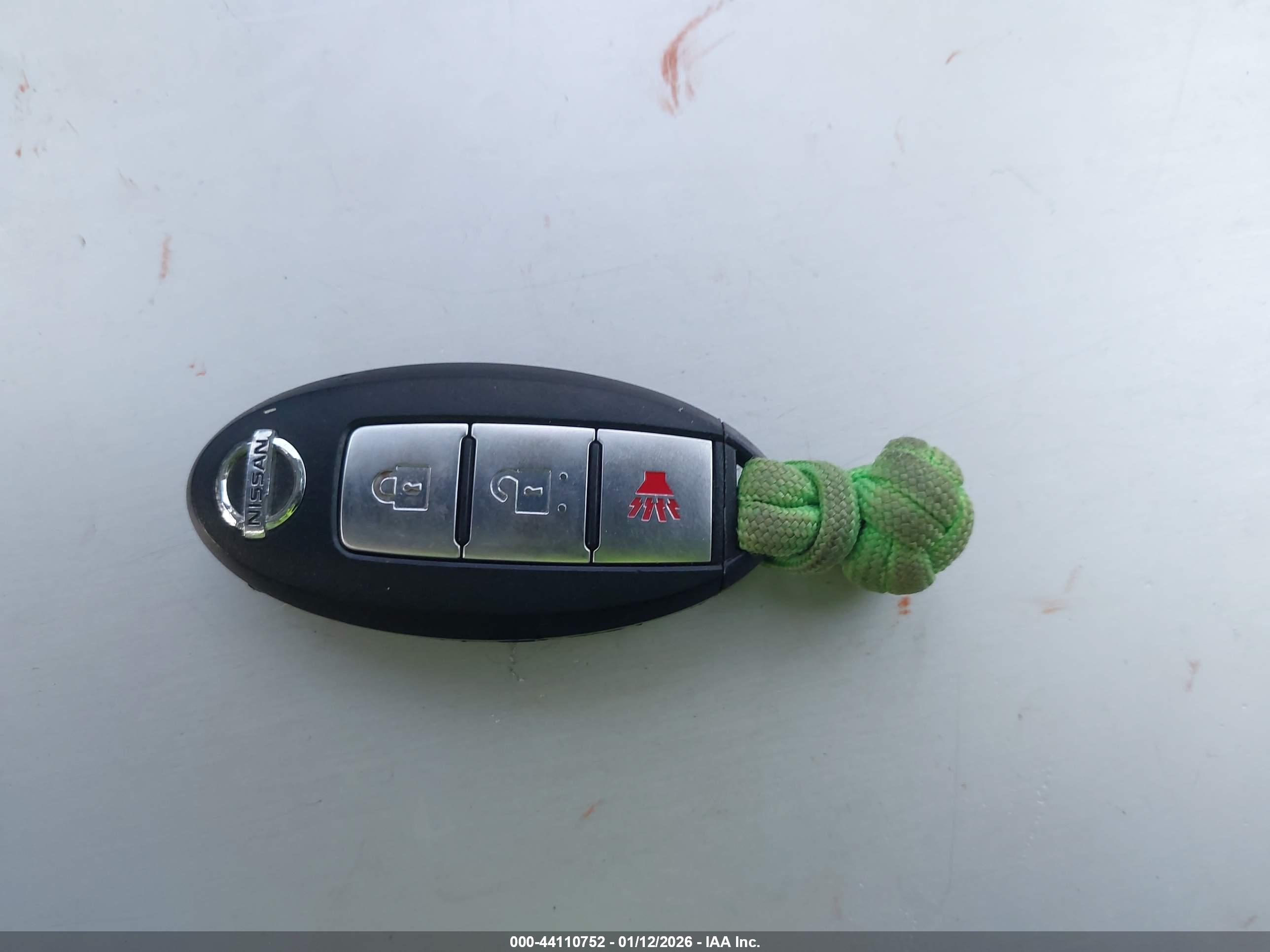NISSAN LEAF image 11