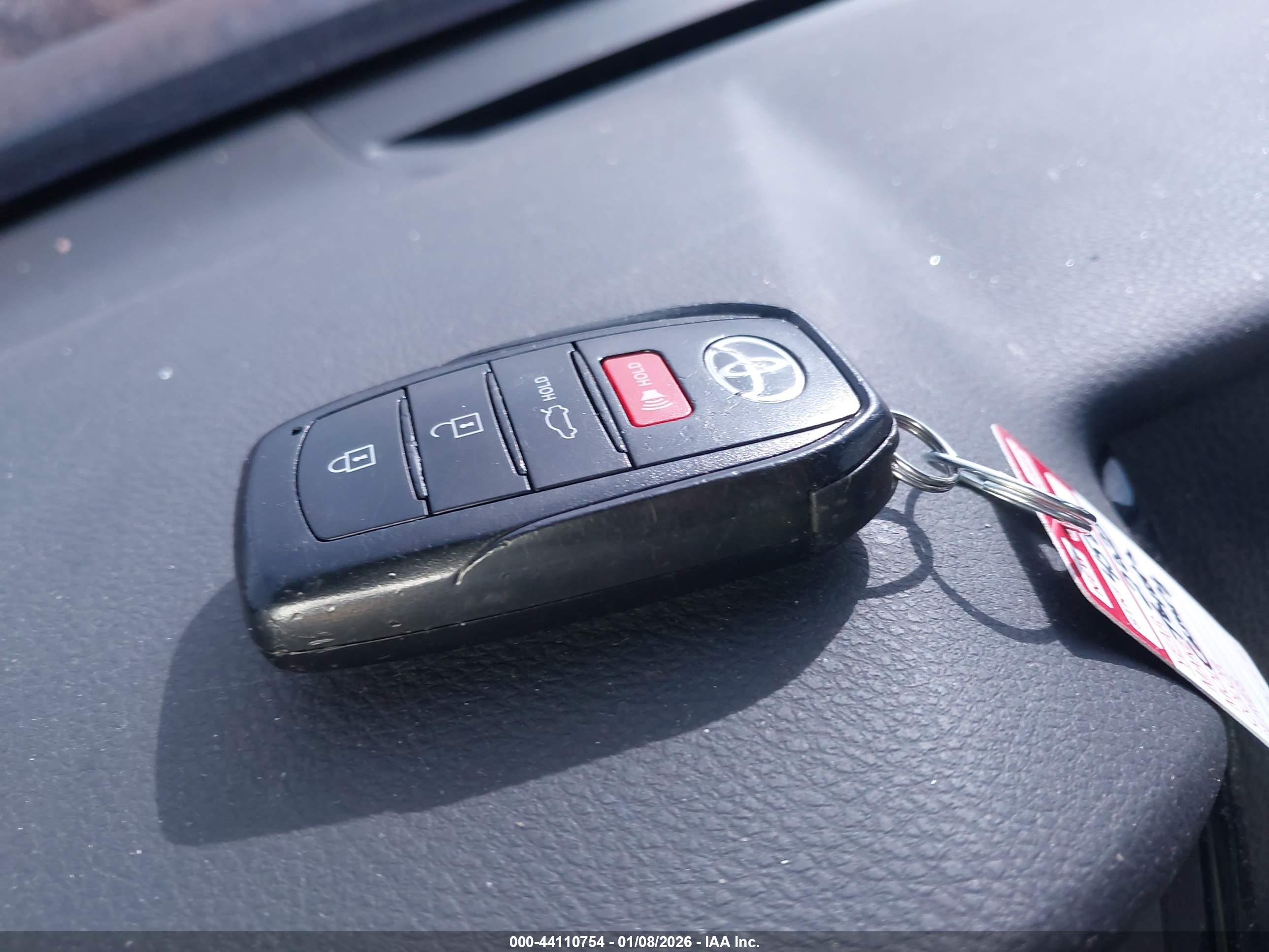TOYOTA CAMRY image 11