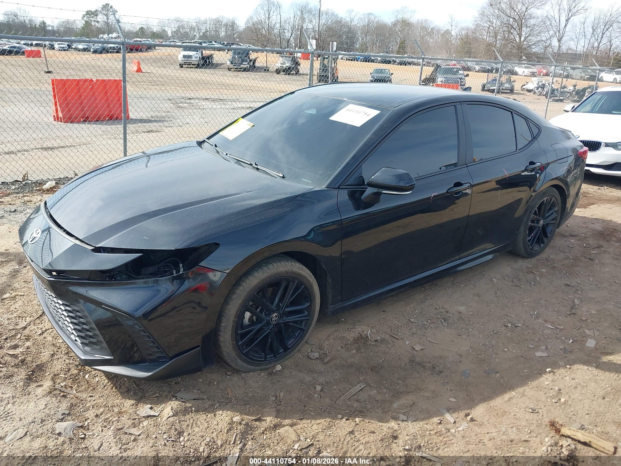 TOYOTA CAMRY image 2