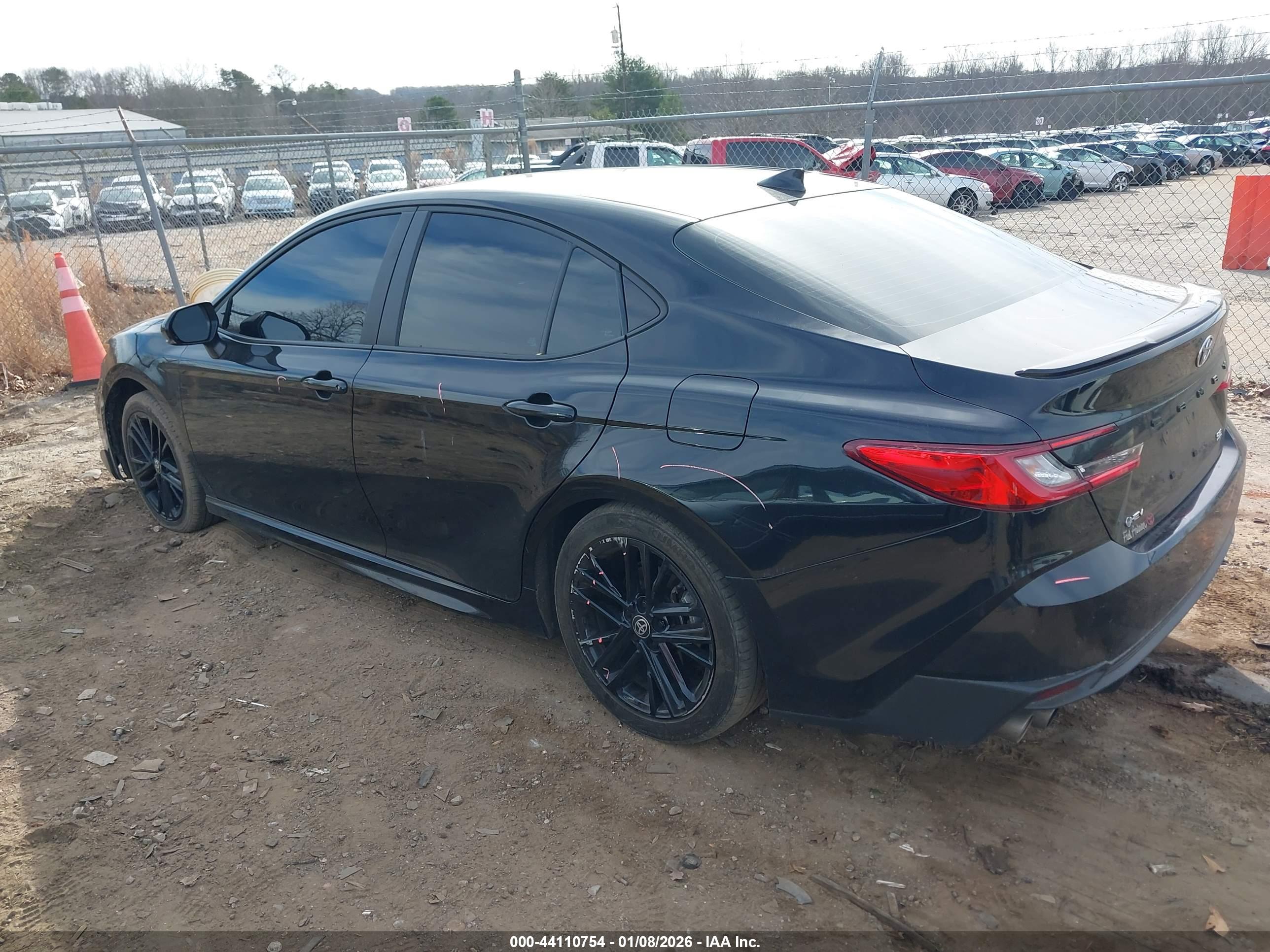 TOYOTA CAMRY image 3