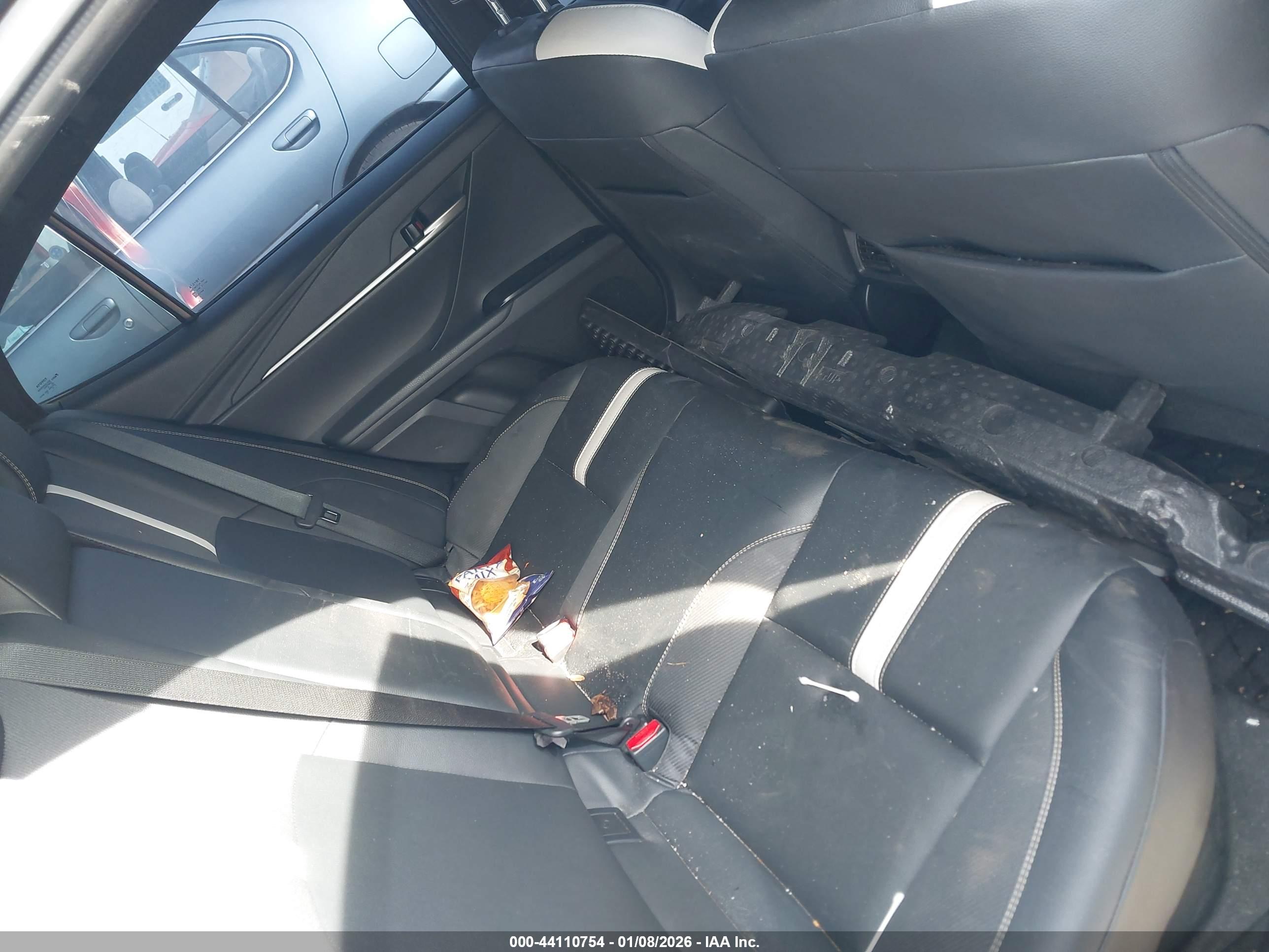 TOYOTA CAMRY image 8