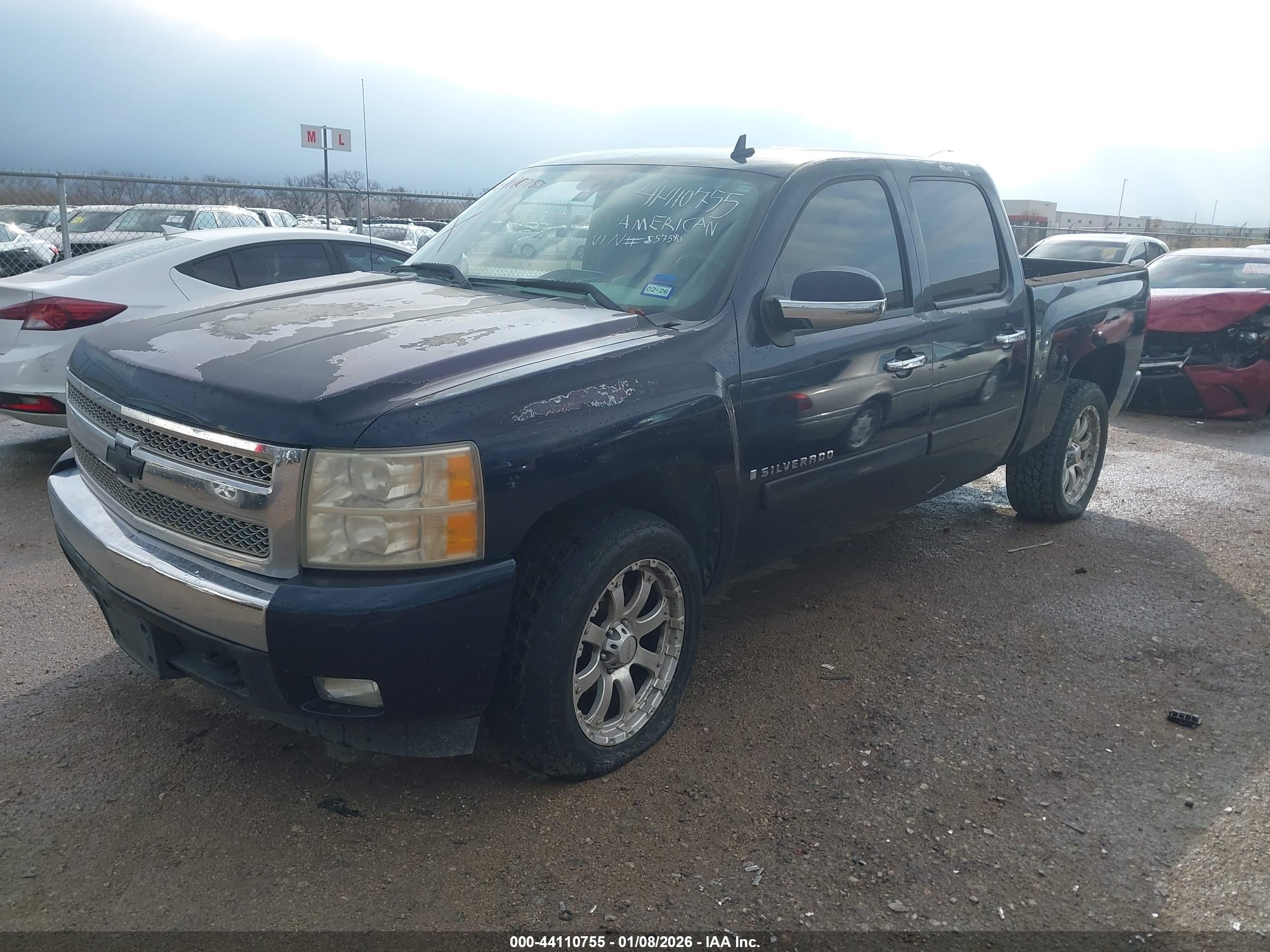 CHEVROLET SILVERADO image 2